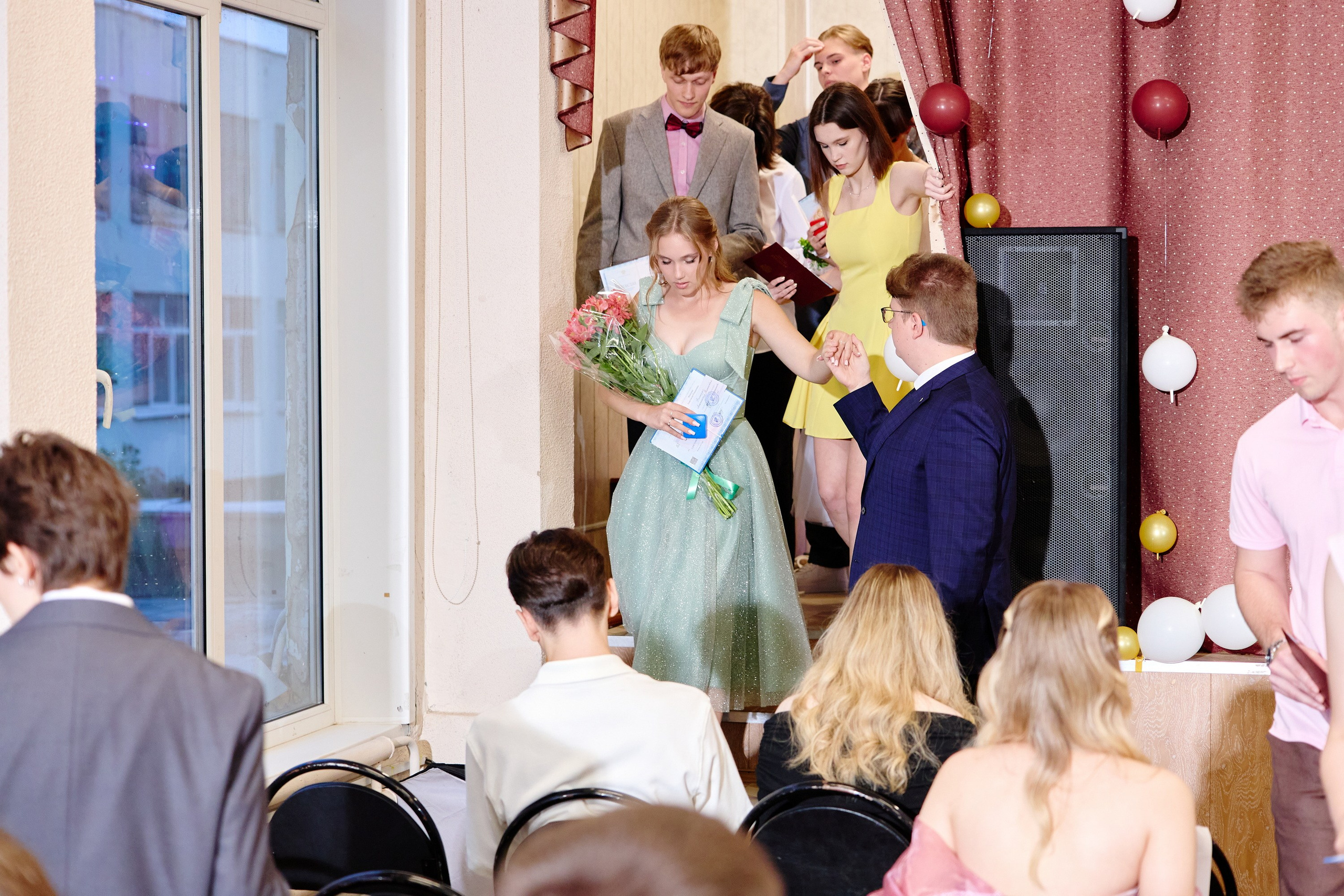 Выпускной 35 Сош. Фотограф Выпускные альбомы Таганрог Сергей Коробченко