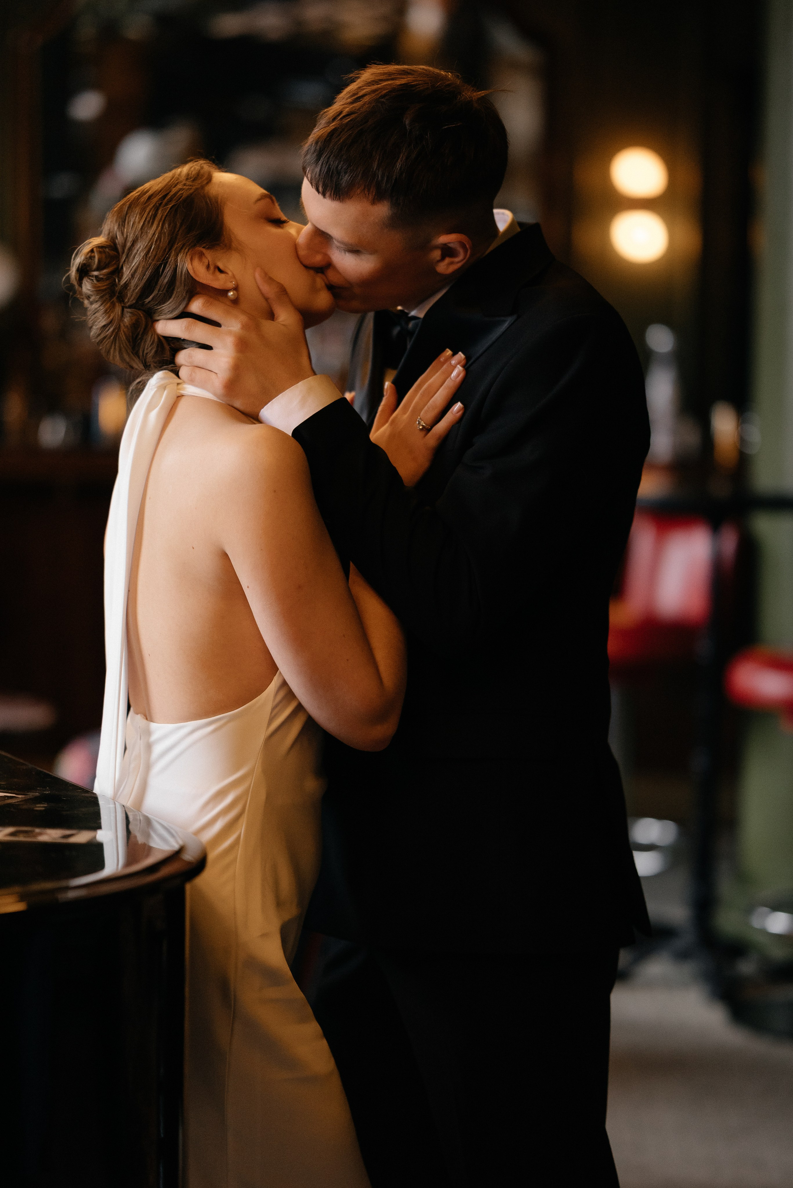 Wedding day in Martinique Bar. Wedding PHOTOGRAPHER Andrew Vnukov