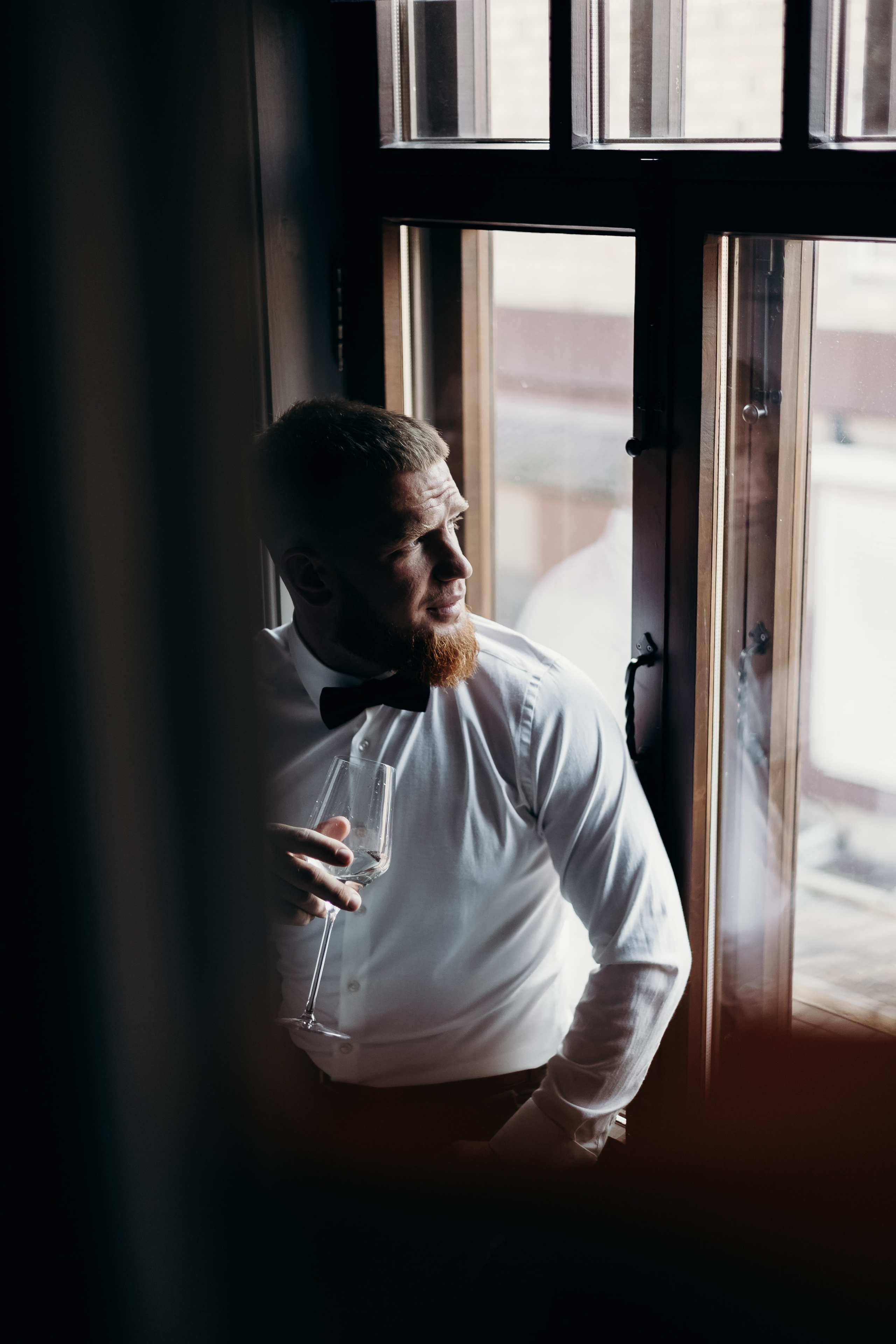 Александр и Елена (сборы, ресторан). Фотограф свадебный семейный в Красноярске Шукшина Наталья