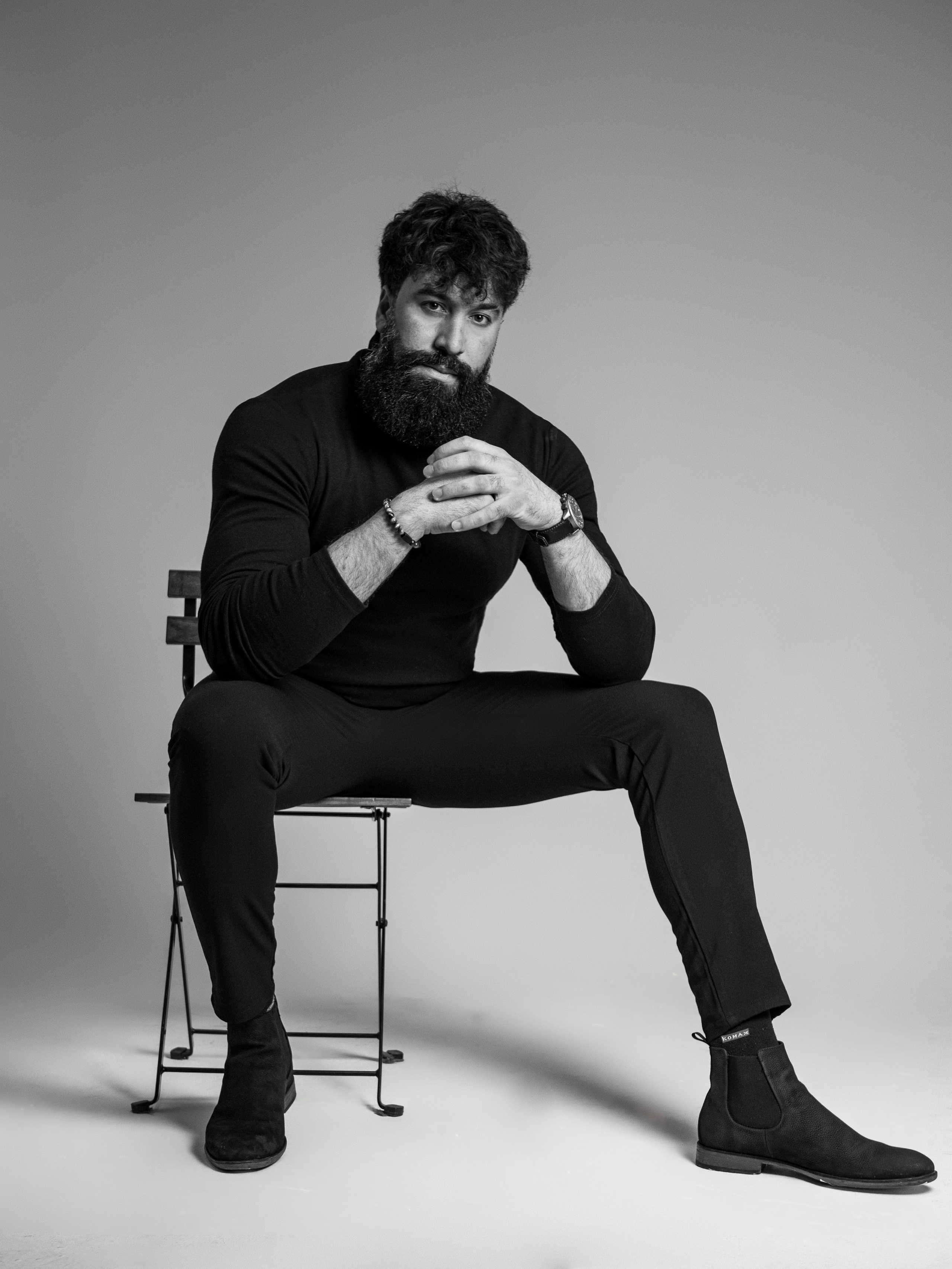 красивый мужчина фотосессия съемка студия