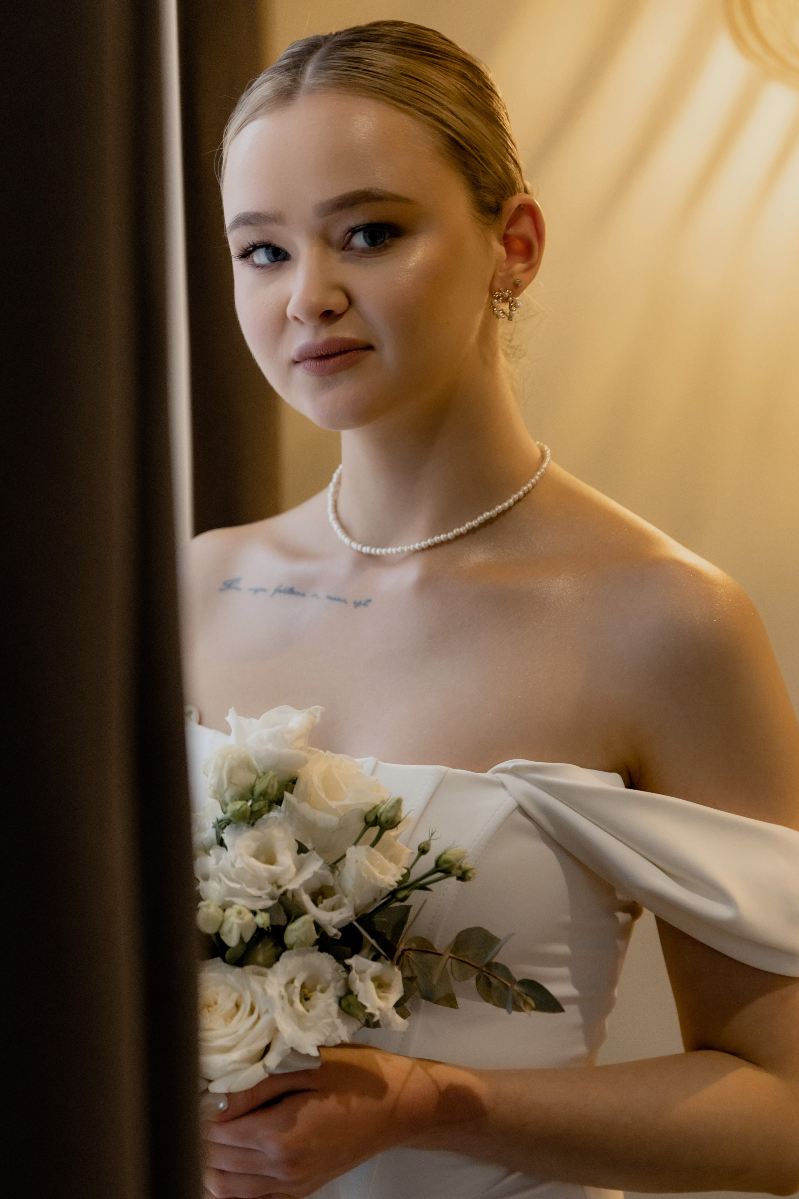 Свадебная фотосессия в отеле Чайковский г. Калининград. Свадебный фотограф Калининград