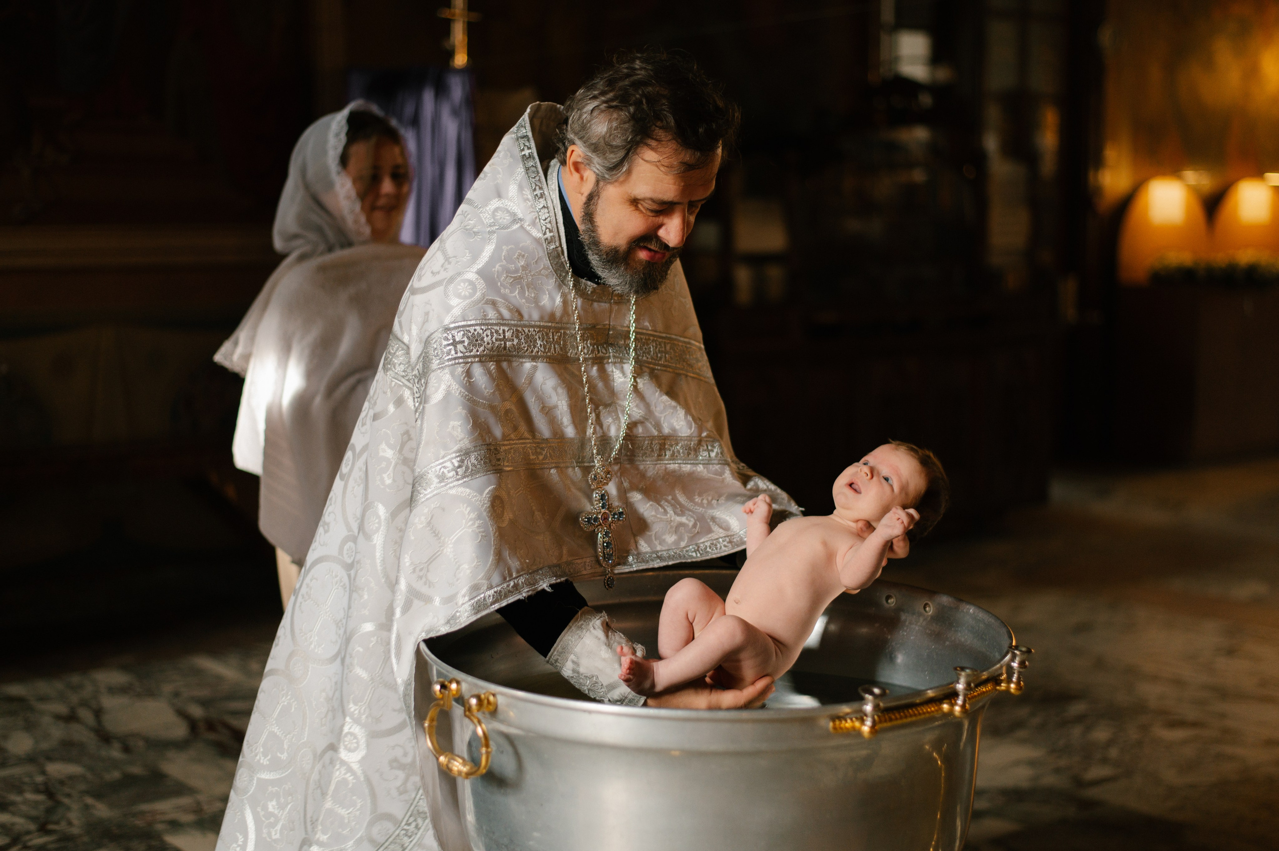 Фотограф на крещение. Фотосессия таинства крещения. Храм Воскресения Словущего в Даниловской Слободе. Семейный и свадебный фотограф в Москве Татьяна Николаева