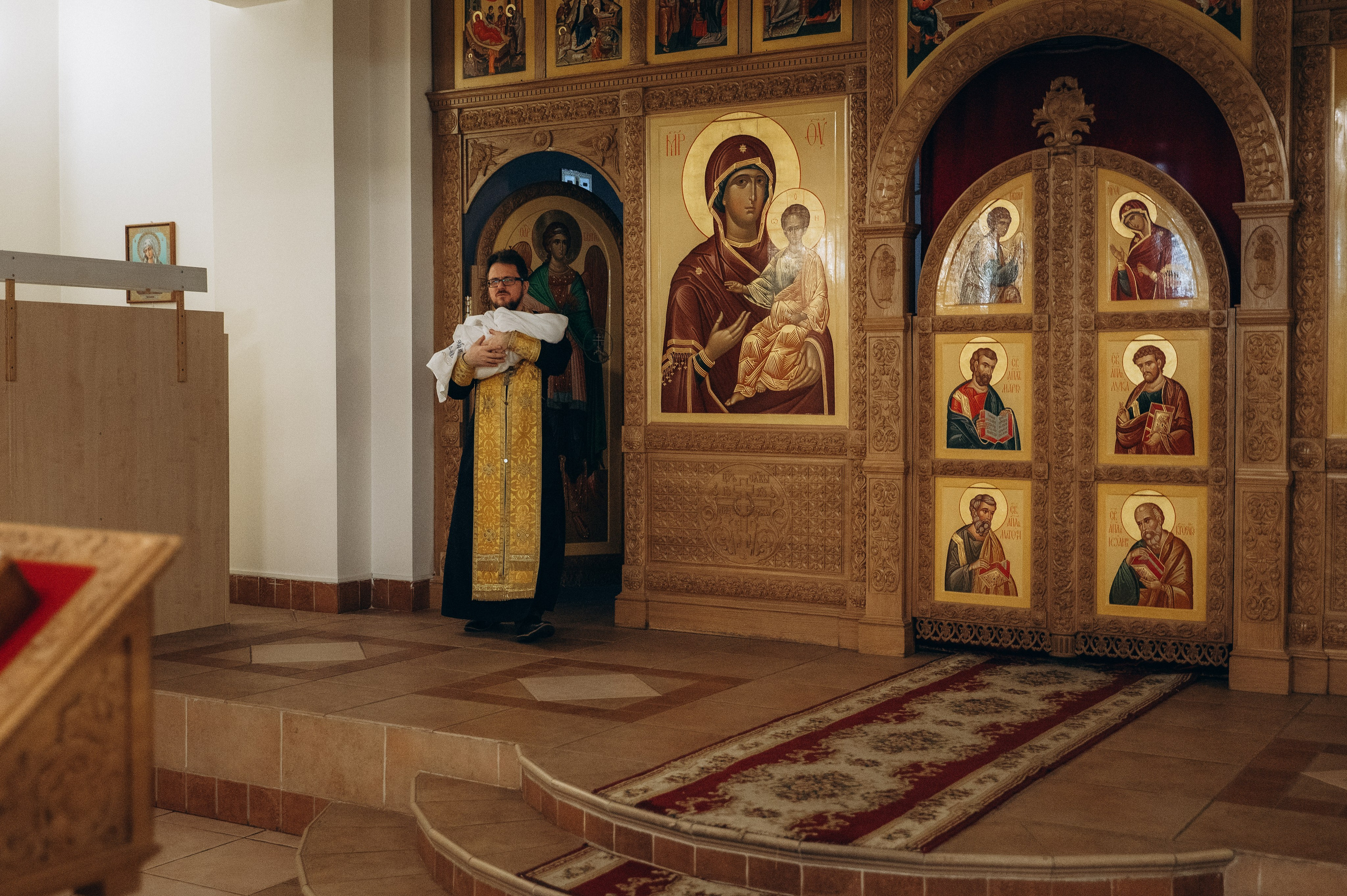 Крещение Ивана конф (Храм в честь святых мучениц Веры, Надежды, Любови и матери их Софии, нижний храм). Семейный фотограф в Минске Дарья Дреко