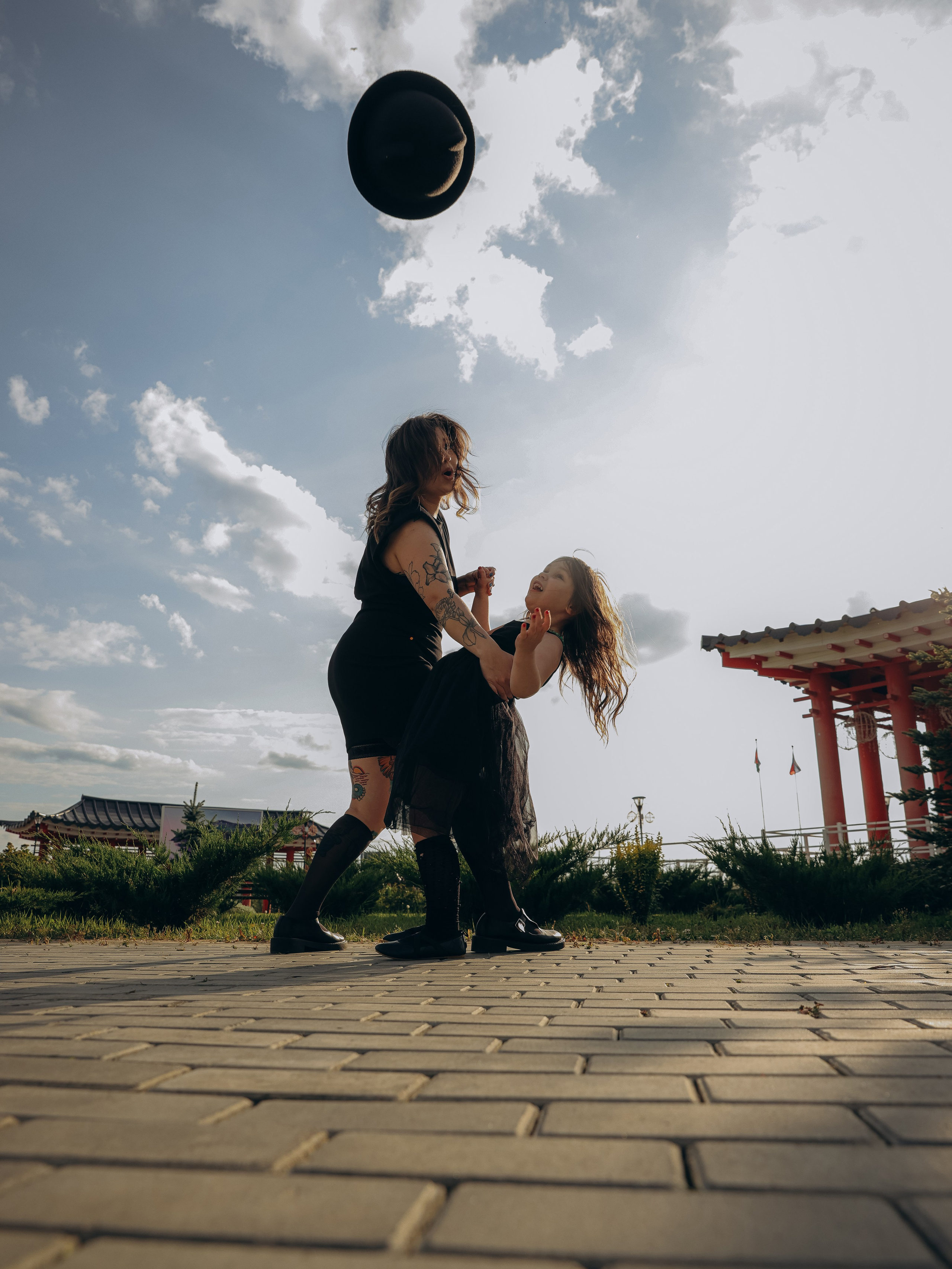 Семья в черном. Мультифотограф Динара Ахмедзянова