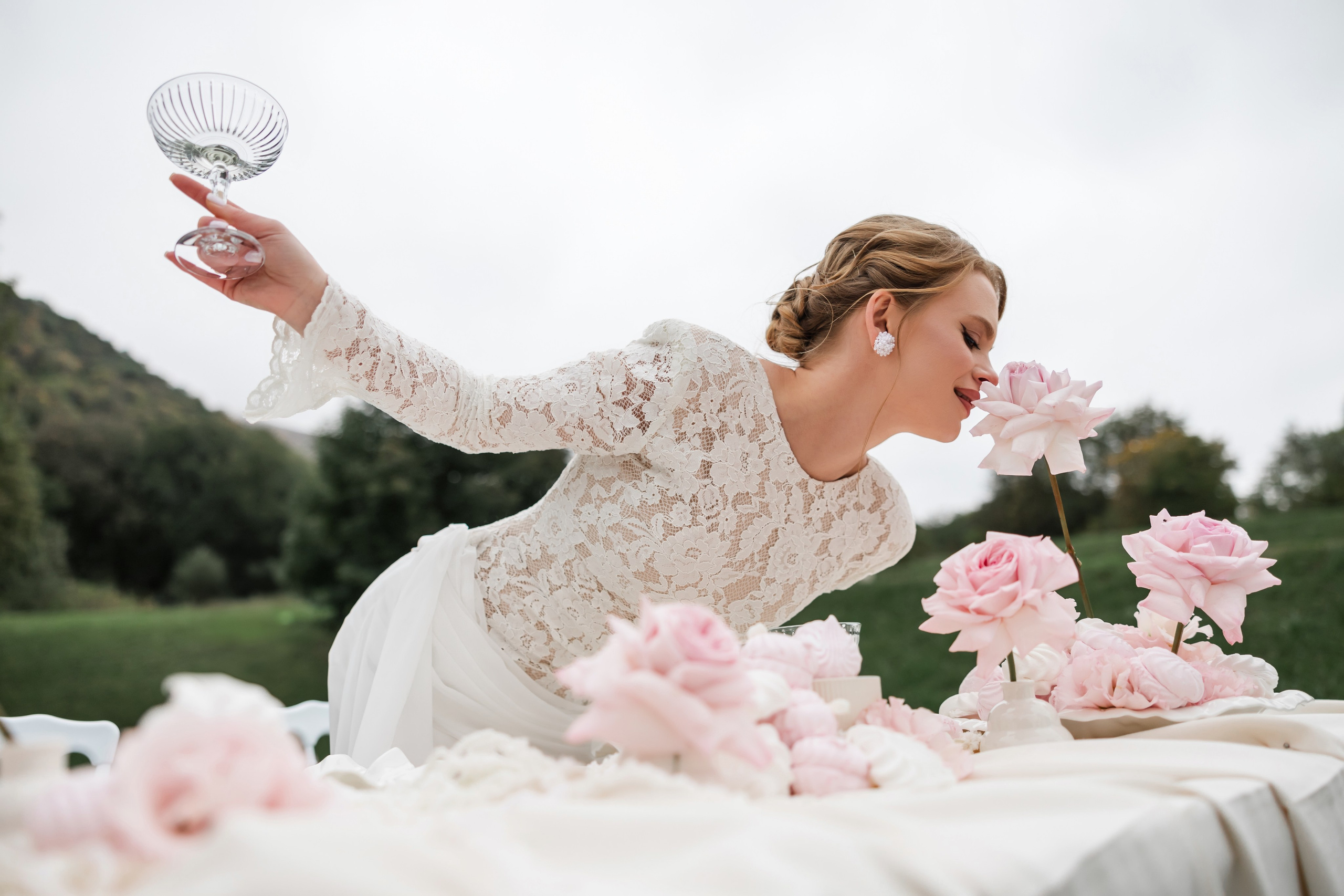Утро молодоженов должно быть только таким. Сочетания природы Кавказа, стильного декора и эмоций двух влюбленных. Организация мероприятий ЮФО