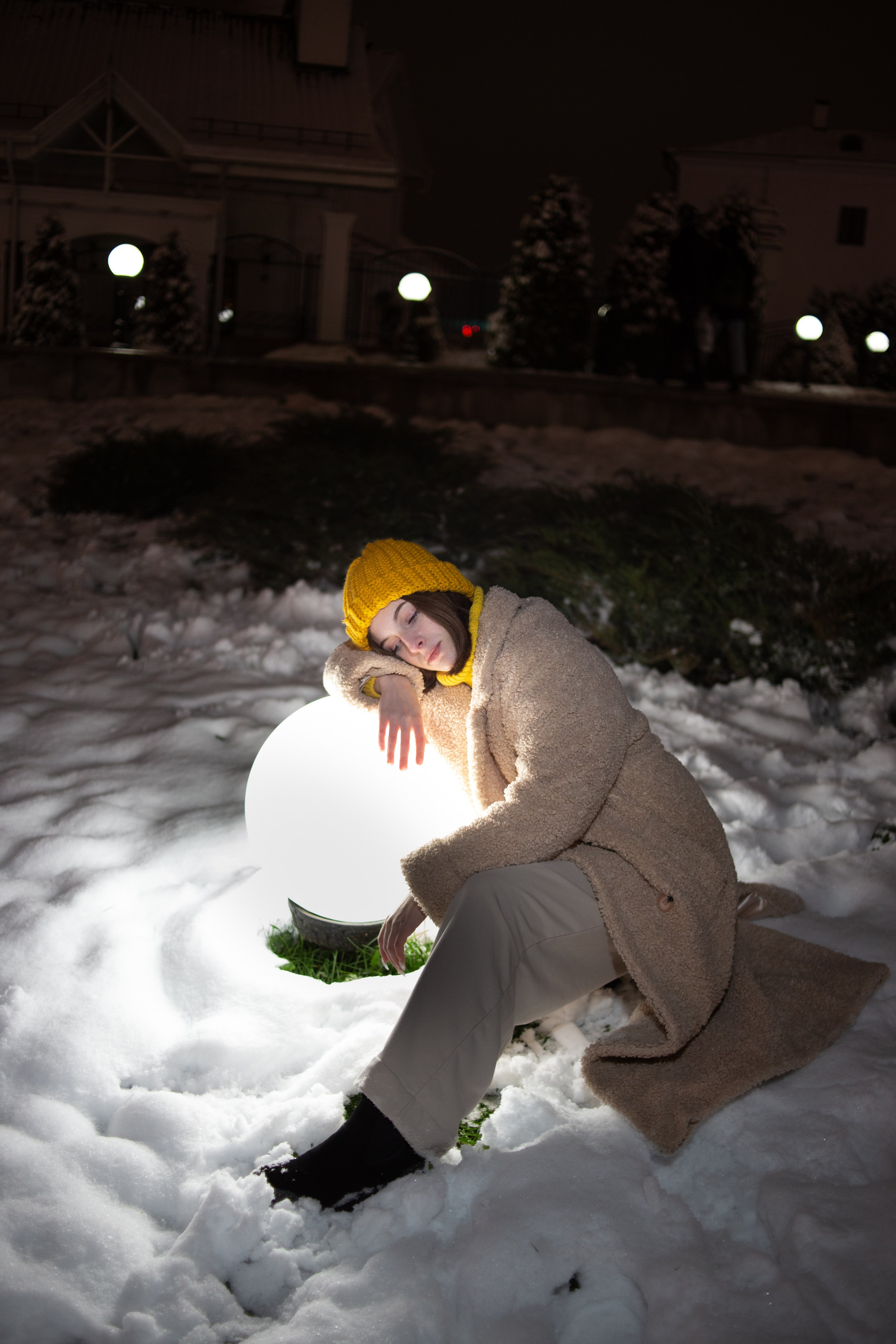 новогодняя фотосессия на фоне иллюминации Минск