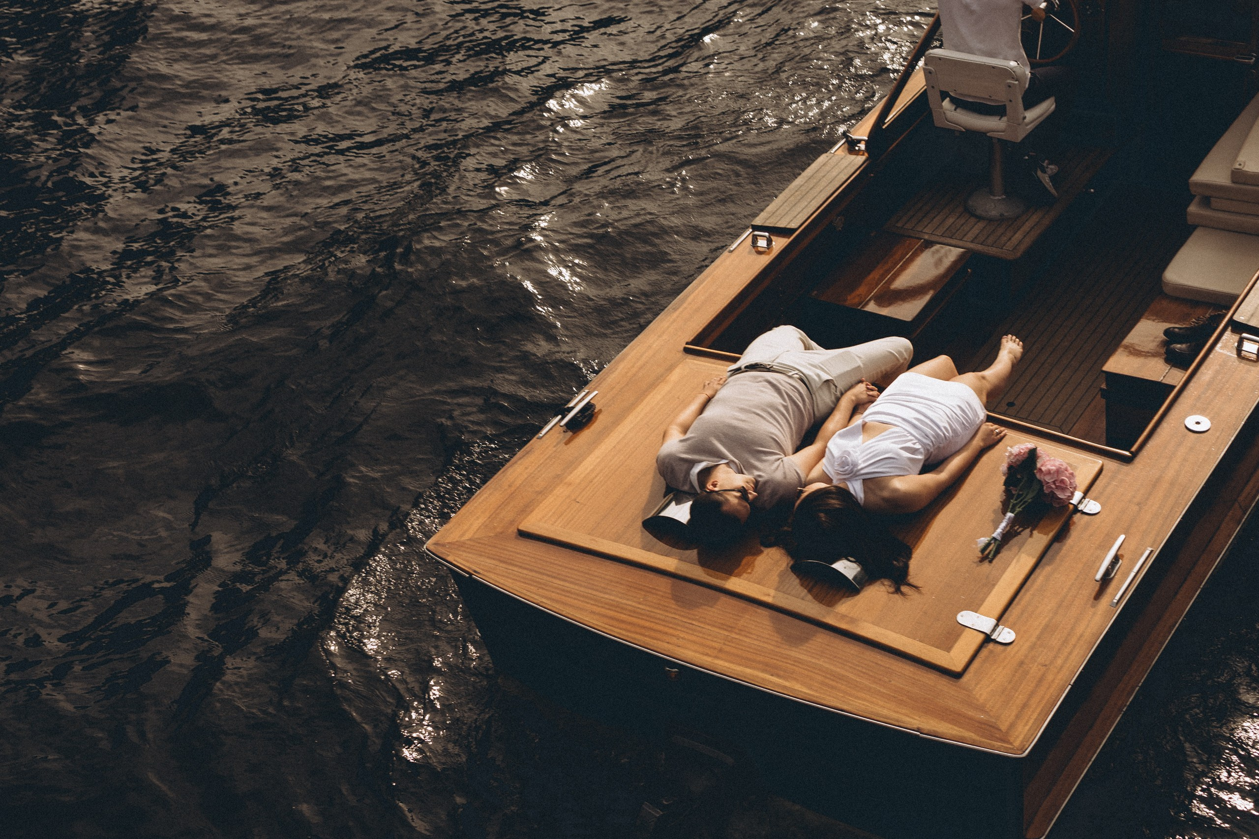 СВАДЕНБНАЯ СЬЕМКА НА КАТЕРЕ ПО КАНАЛАМ САНКТ-ПЕТЕРБУРГА И В АКВАТОРИИ НЕВЫ. Профессиональный фотограф, Санкт-Петербург — Виктория Богомолова