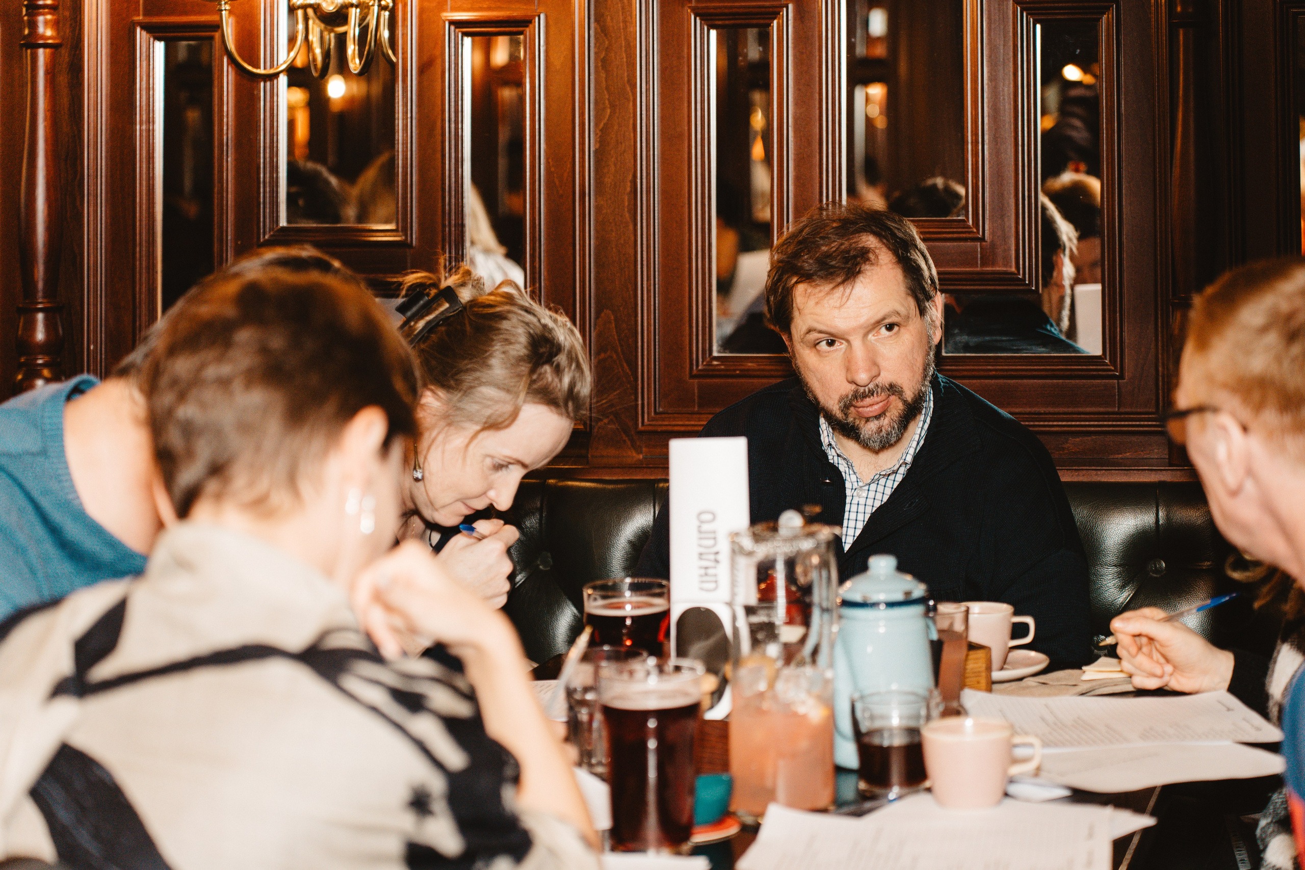 Intellectual games. Я занимаюсь событийной, свадебной, товарной, студийной… фотографией