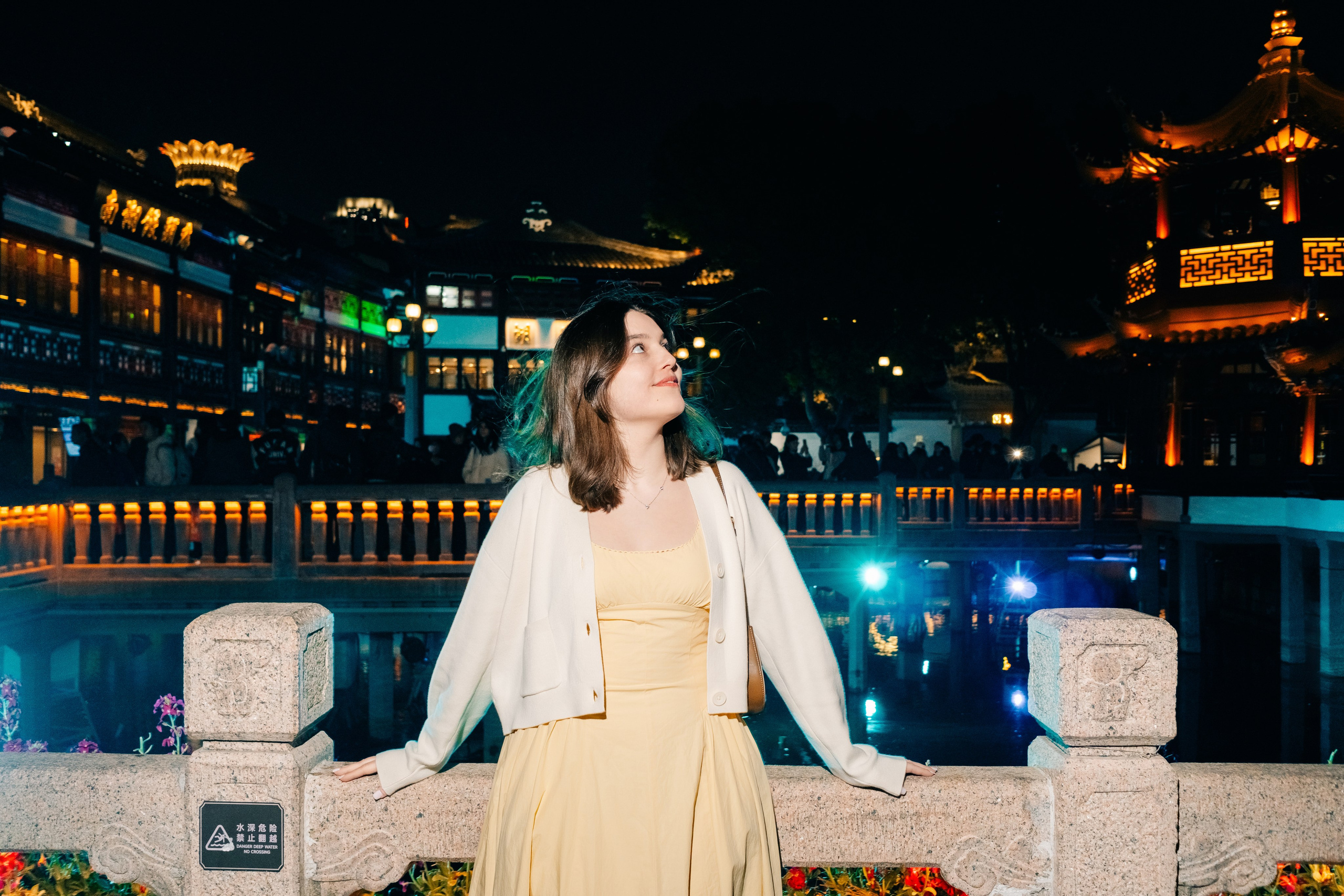 Evening Family Photo Session at Yuyuan Bazaar in Shanghai