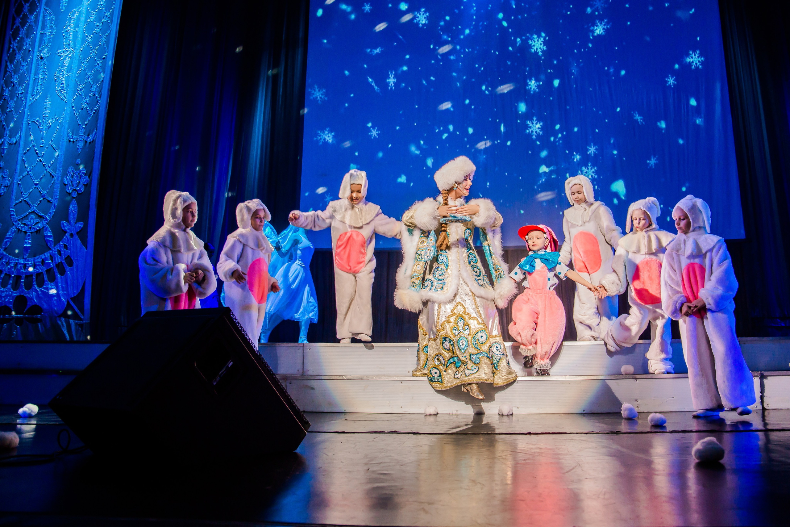 Репортаж — детская елка в БКЗ. Свадебный и семейный фотограф в Санкт-Петербурге Макеева Наталья