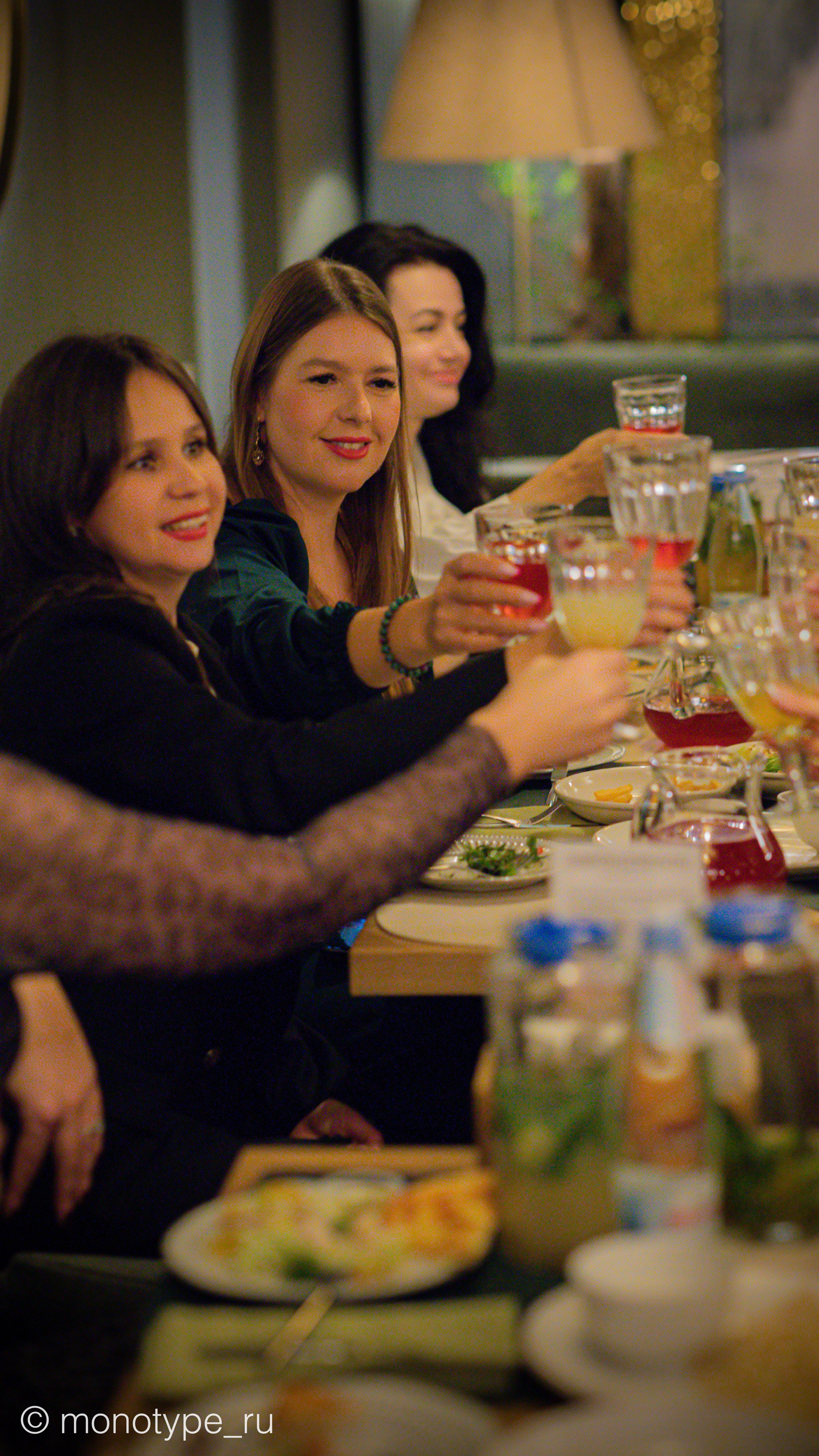 Содружество педагогов и психологов раннего развития. Москва. Награждение дипломами и праздничный ужин