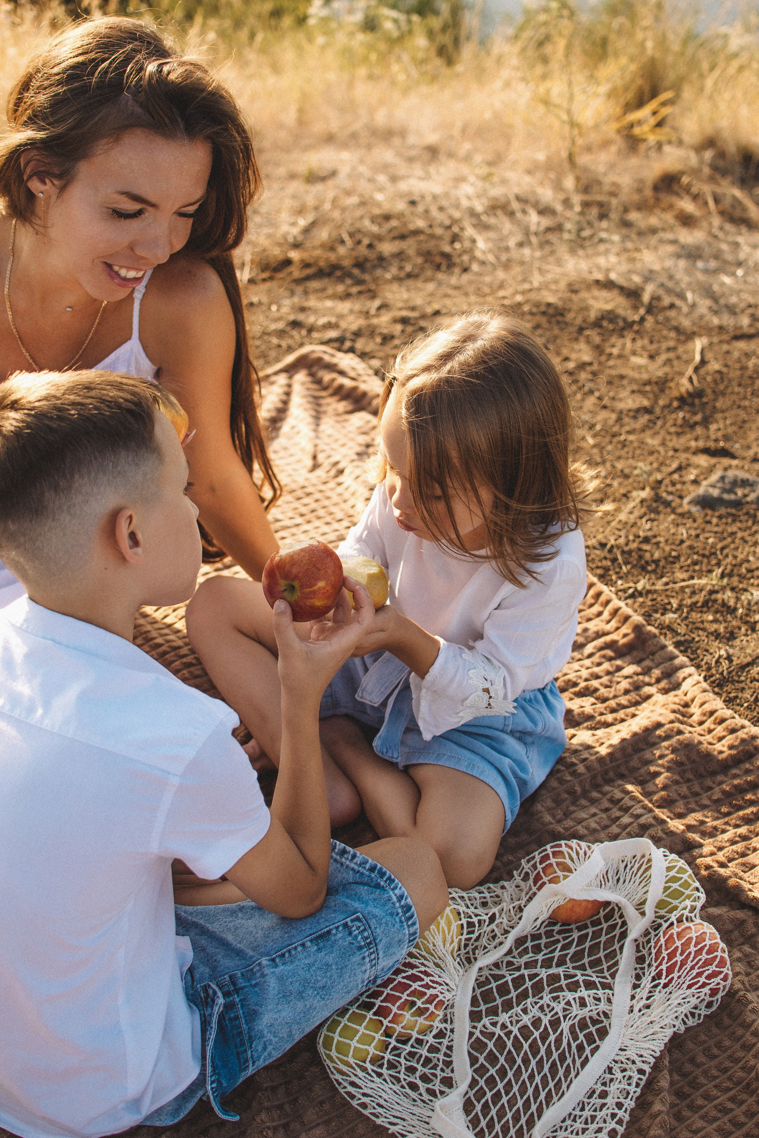 Ярослав, Полина и мама Марина. Фотограф Новочеркасск Ольга Мальцева