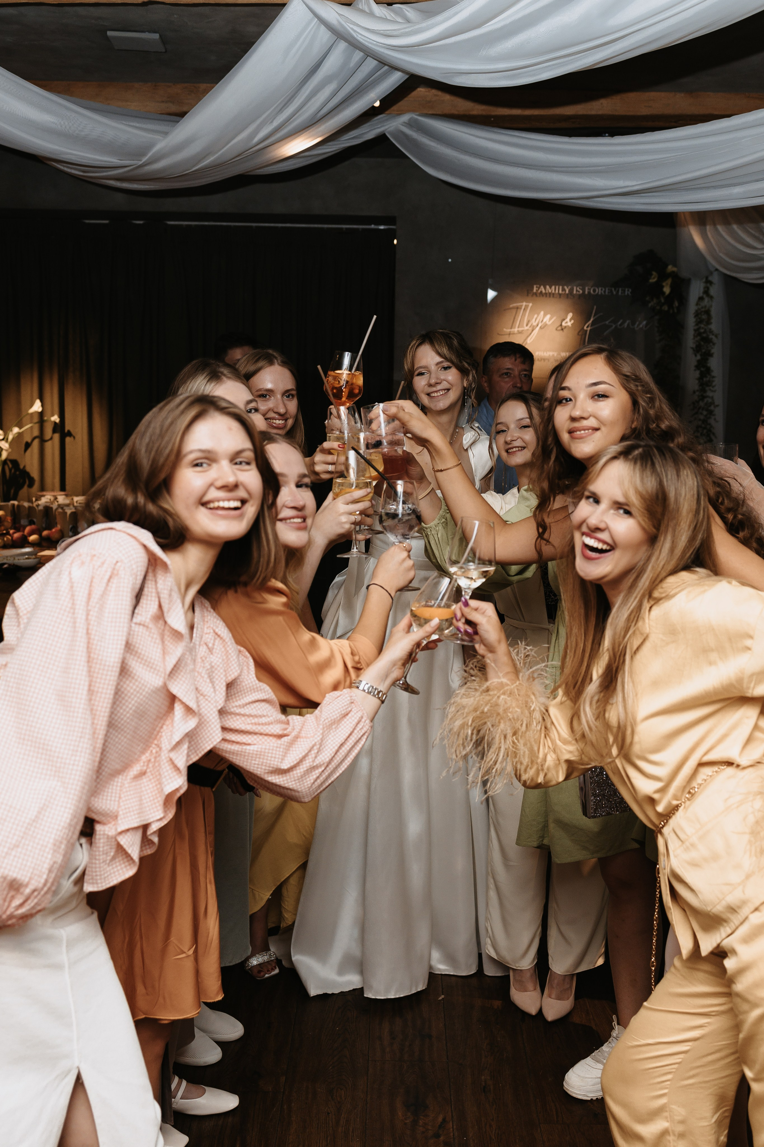 Илья и Ксюша (2024). Свадебный и семейный фотограф в Москве Яна Шувалова