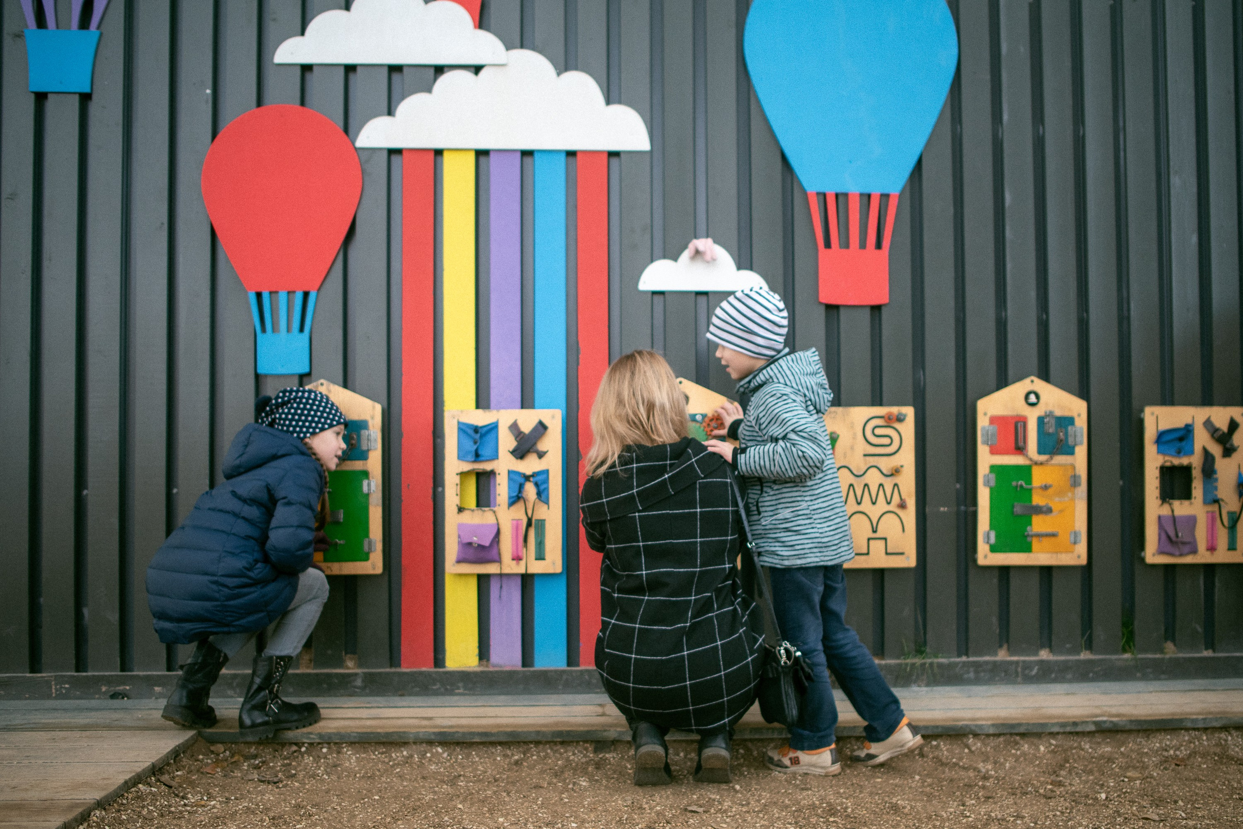 Walk in New Holland. Documentary family photography in Barcelona and beyond