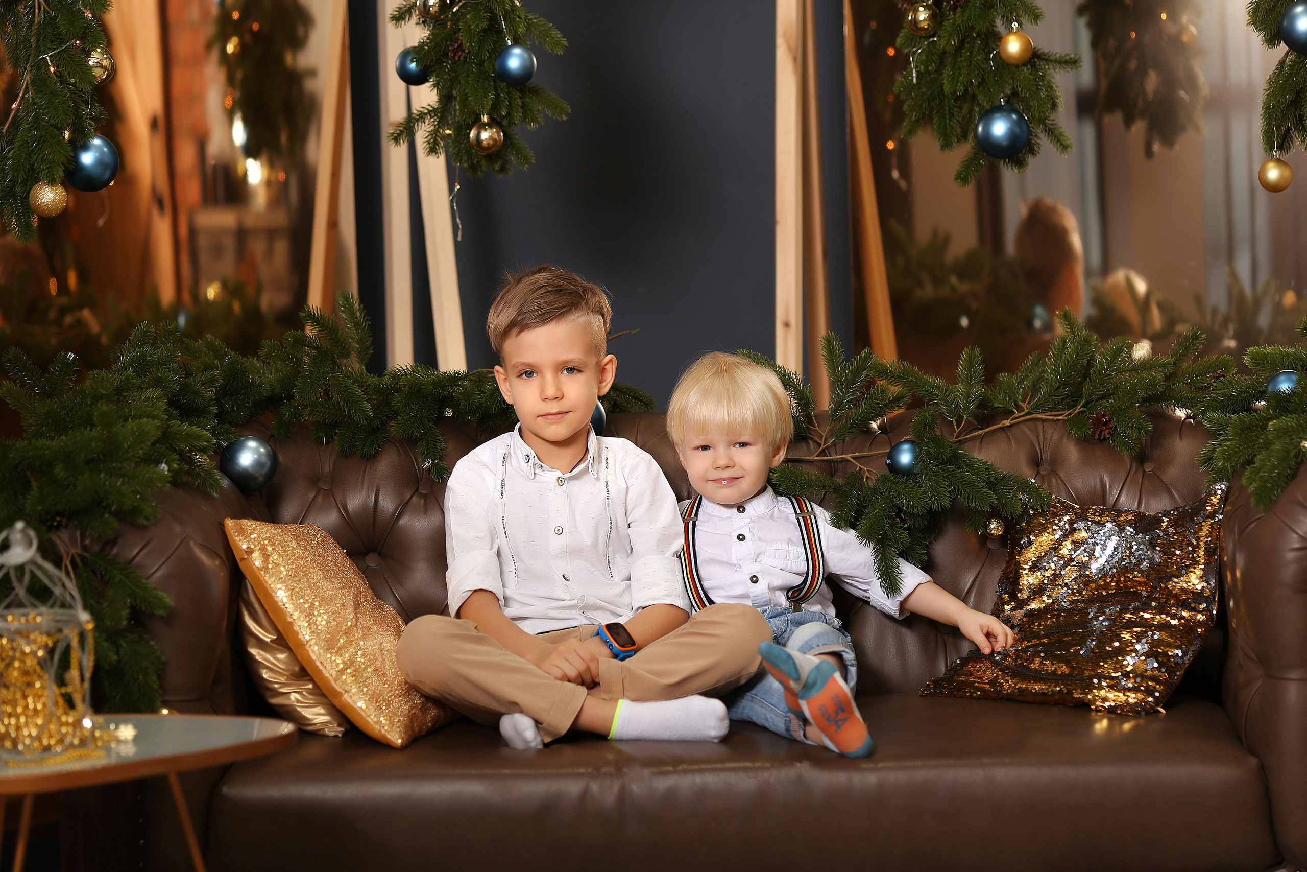 Семейная фотосессия в студии. Семейный и детский фотограф в Волгограде Серкибаева Ирина