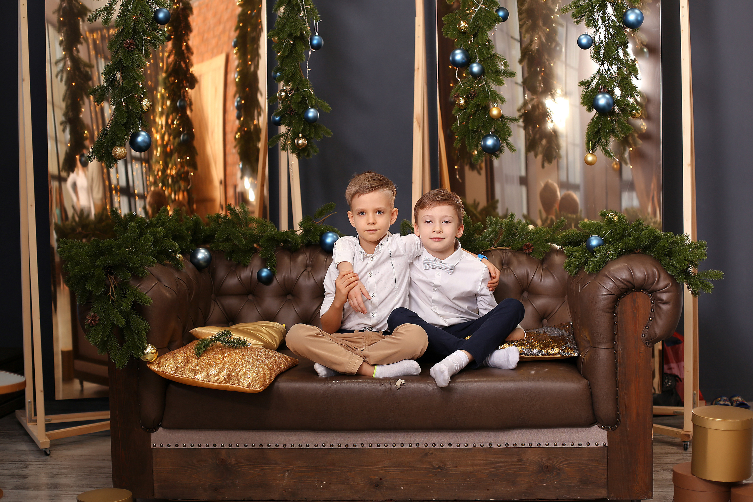 Семейная фотосессия в студии. Семейный и детский фотограф в Волгограде Серкибаева Ирина