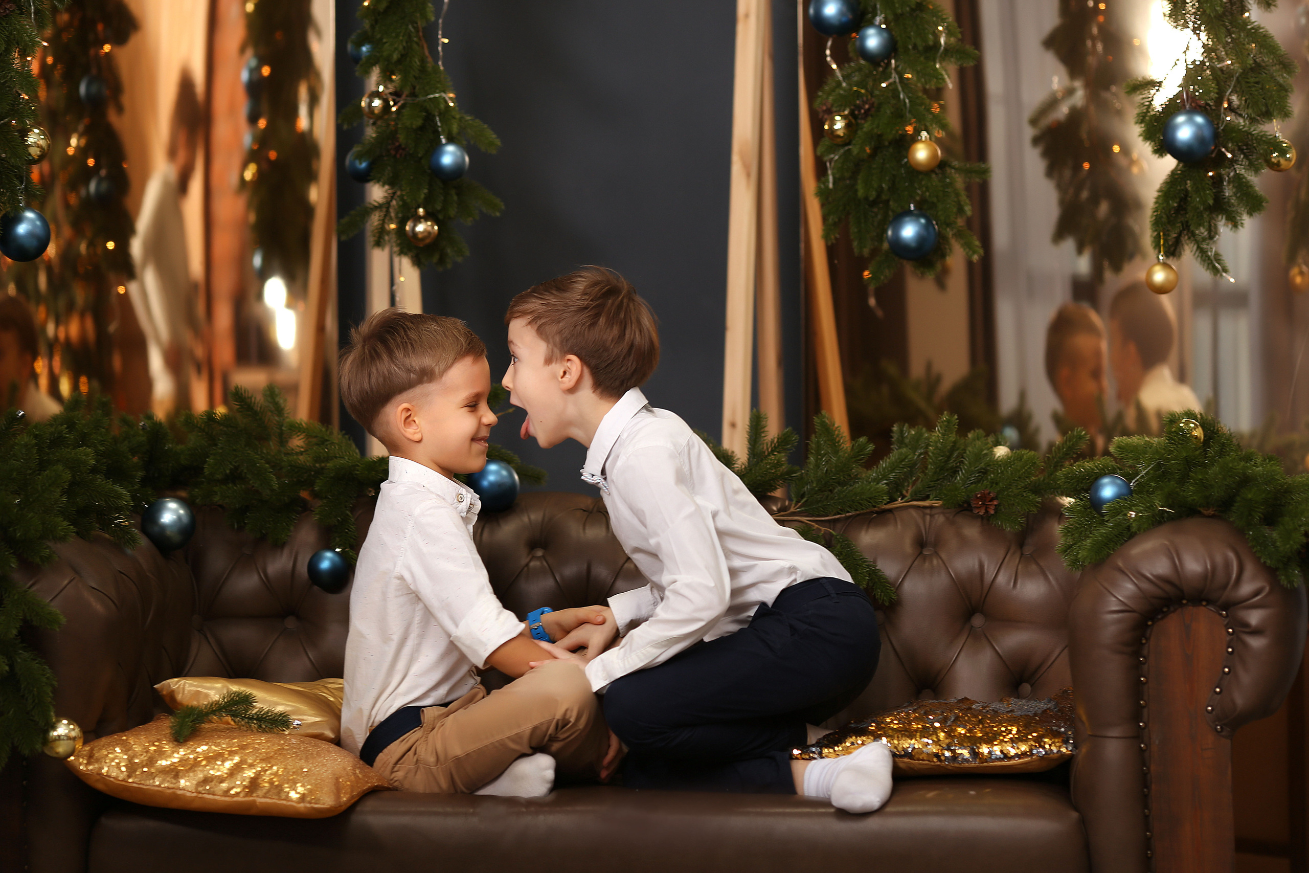 Семейная фотосессия в студии. Семейный и детский фотограф в Волгограде Серкибаева Ирина