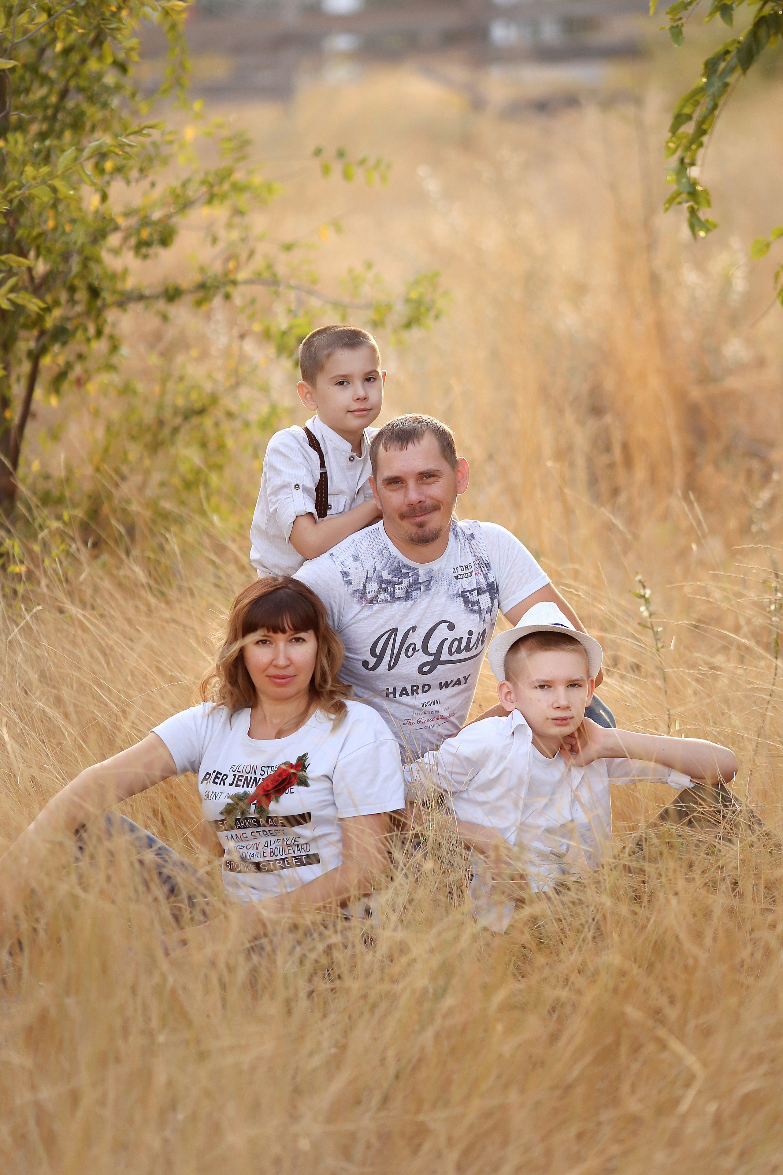 Семейная фотосессия на природе. Семейный и детский фотограф в Волгограде Серкибаева Ирина