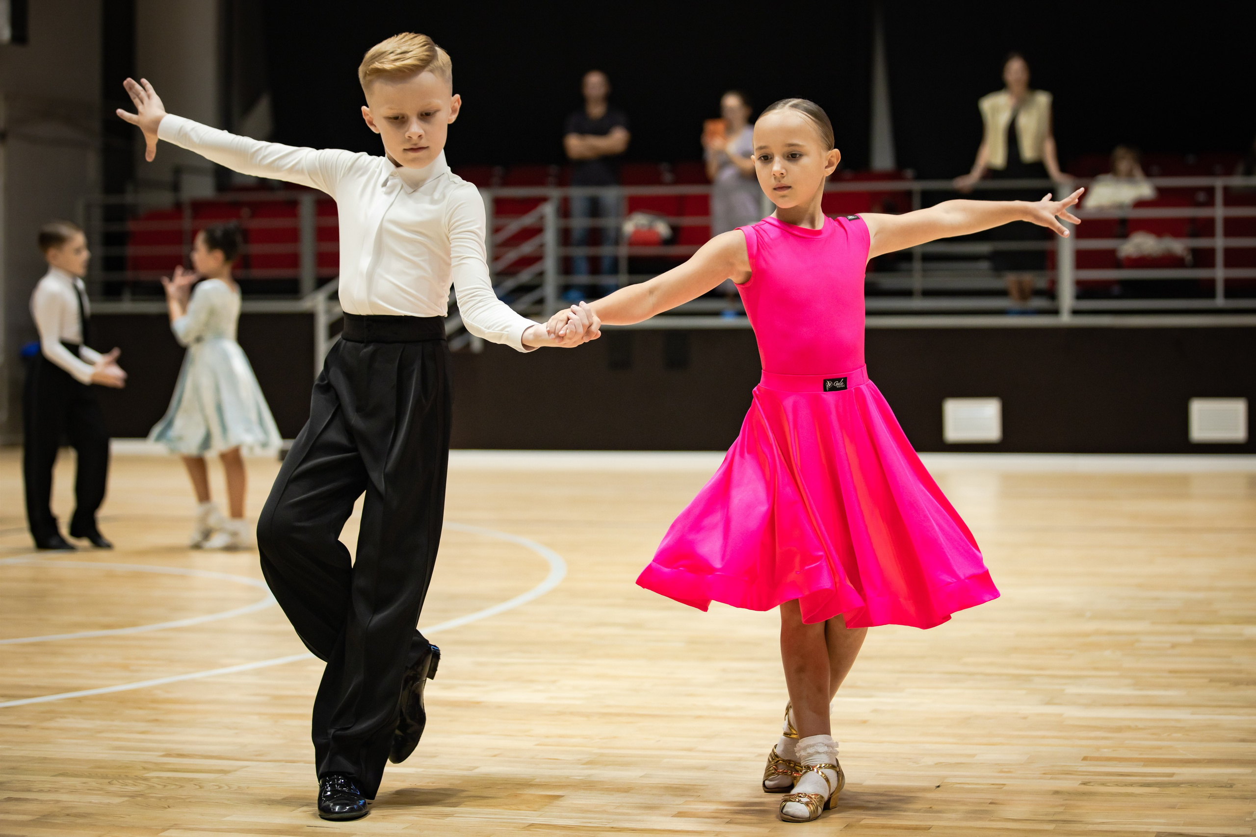 Региональный турнир по танц. спорту. Фотограф. г. Южно-Сахалинск. Олег Толстов