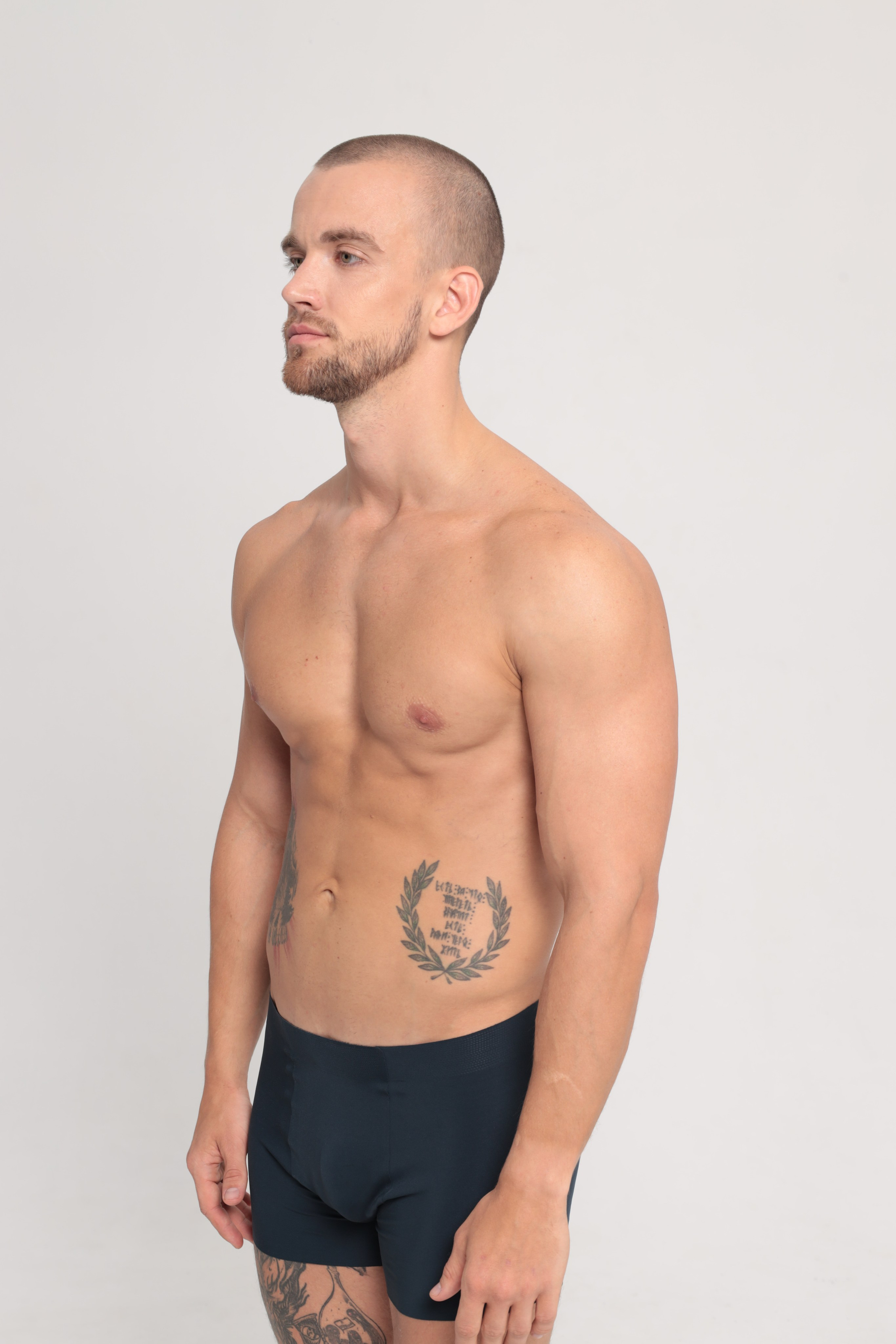 Модель Владислав Л. (177 см, 120/77/90)