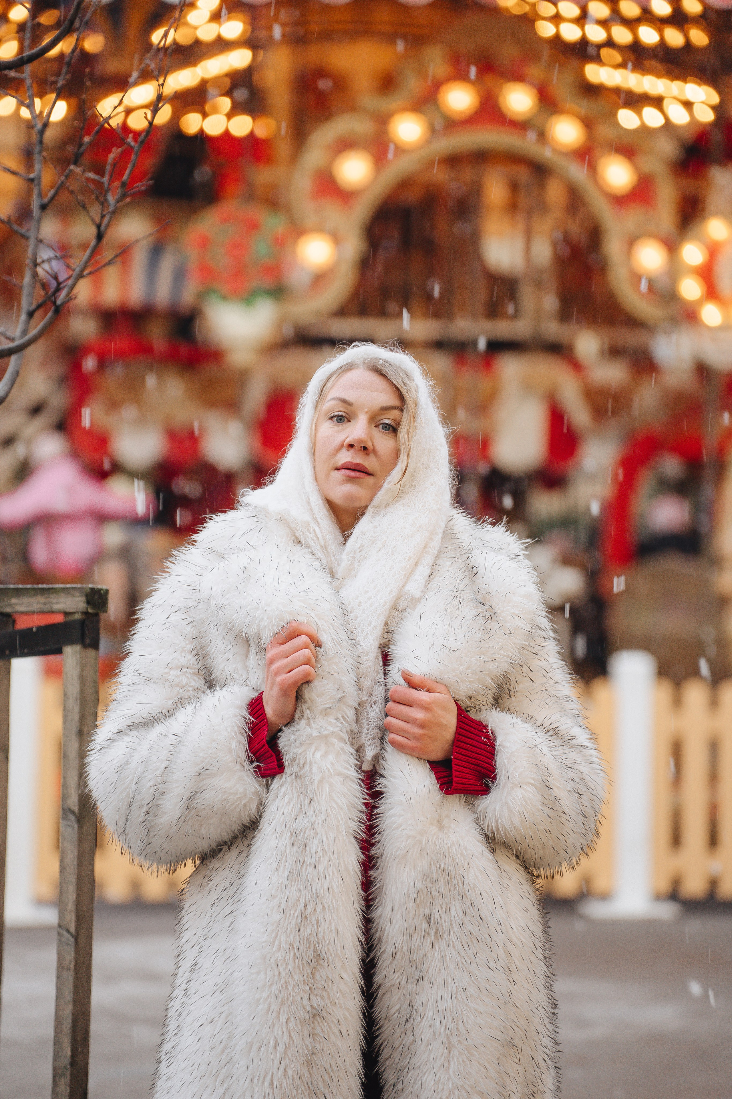 ПРОГУЛКА НА МАНЕЖНОЙ ПЛОЩАДИ ДЛЯ ДЕВУШКИ ПЕРЕД НОВЫМ ГОДОМ (НОВОГОДНЯЯ ФОТОСЕССИИЯ НА МАНЕЖНОЙ ПЛОЩАДИ). Профессиональный фотограф, Санкт-Петербург — Виктория Богомолова