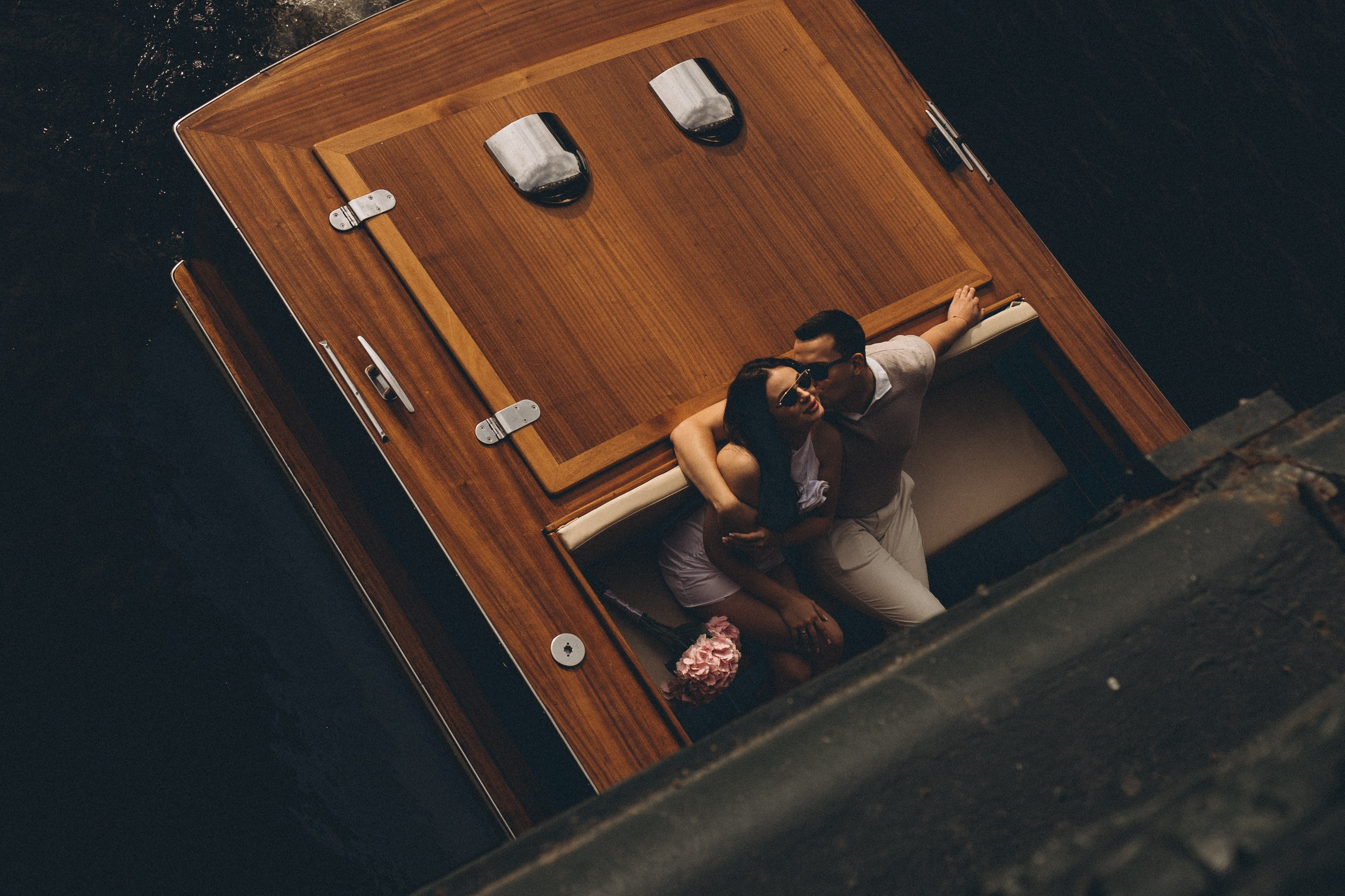 СВАДЕНБНАЯ СЬЕМКА НА КАТЕРЕ ПО КАНАЛАМ САНКТ-ПЕТЕРБУРГА И В АКВАТОРИИ НЕВЫ. Профессиональный фотограф, Санкт-Петербург — Виктория Богомолова