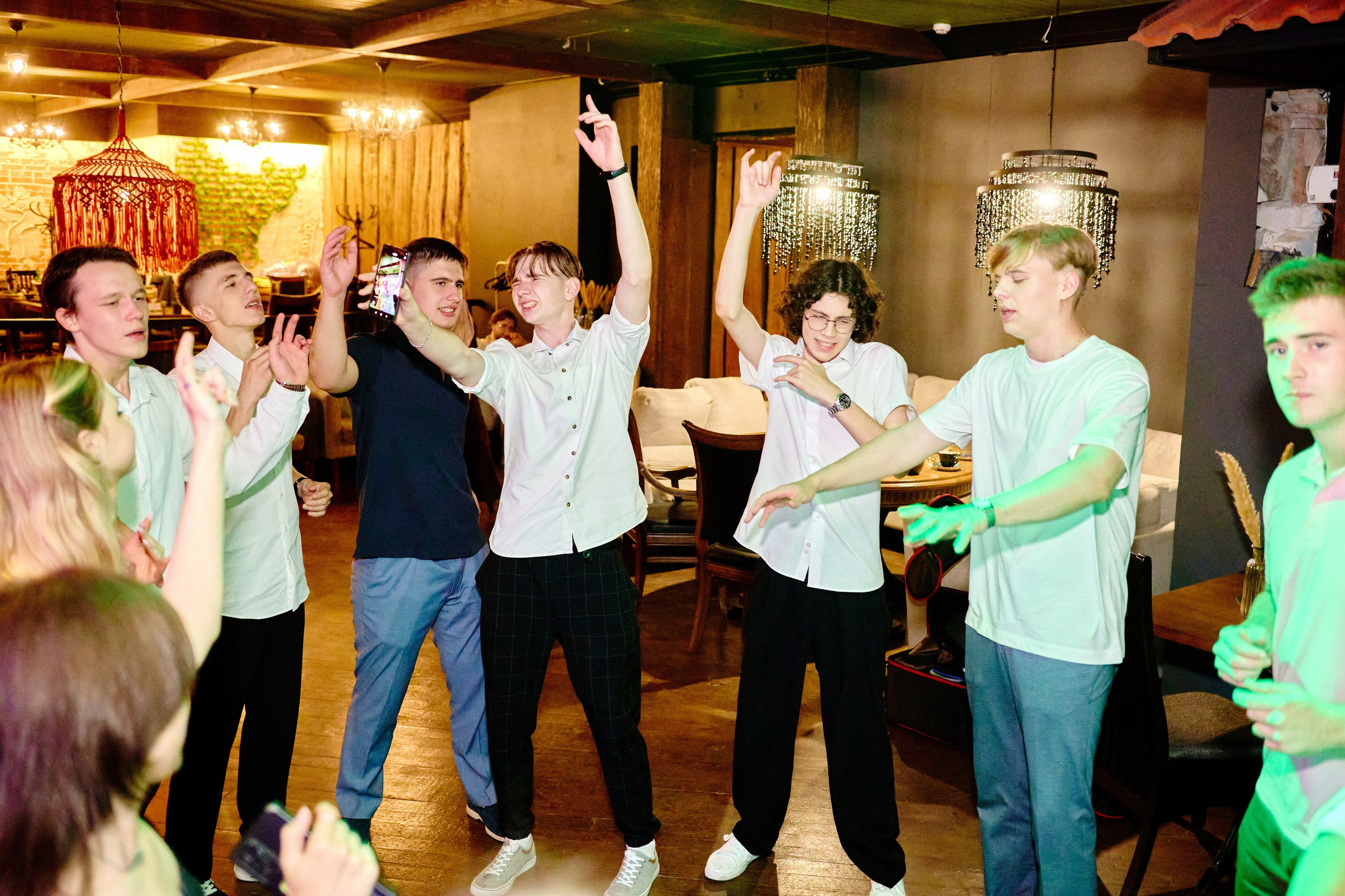 Выпускной 35 Сош. Фотограф Выпускные альбомы Таганрог Сергей Коробченко