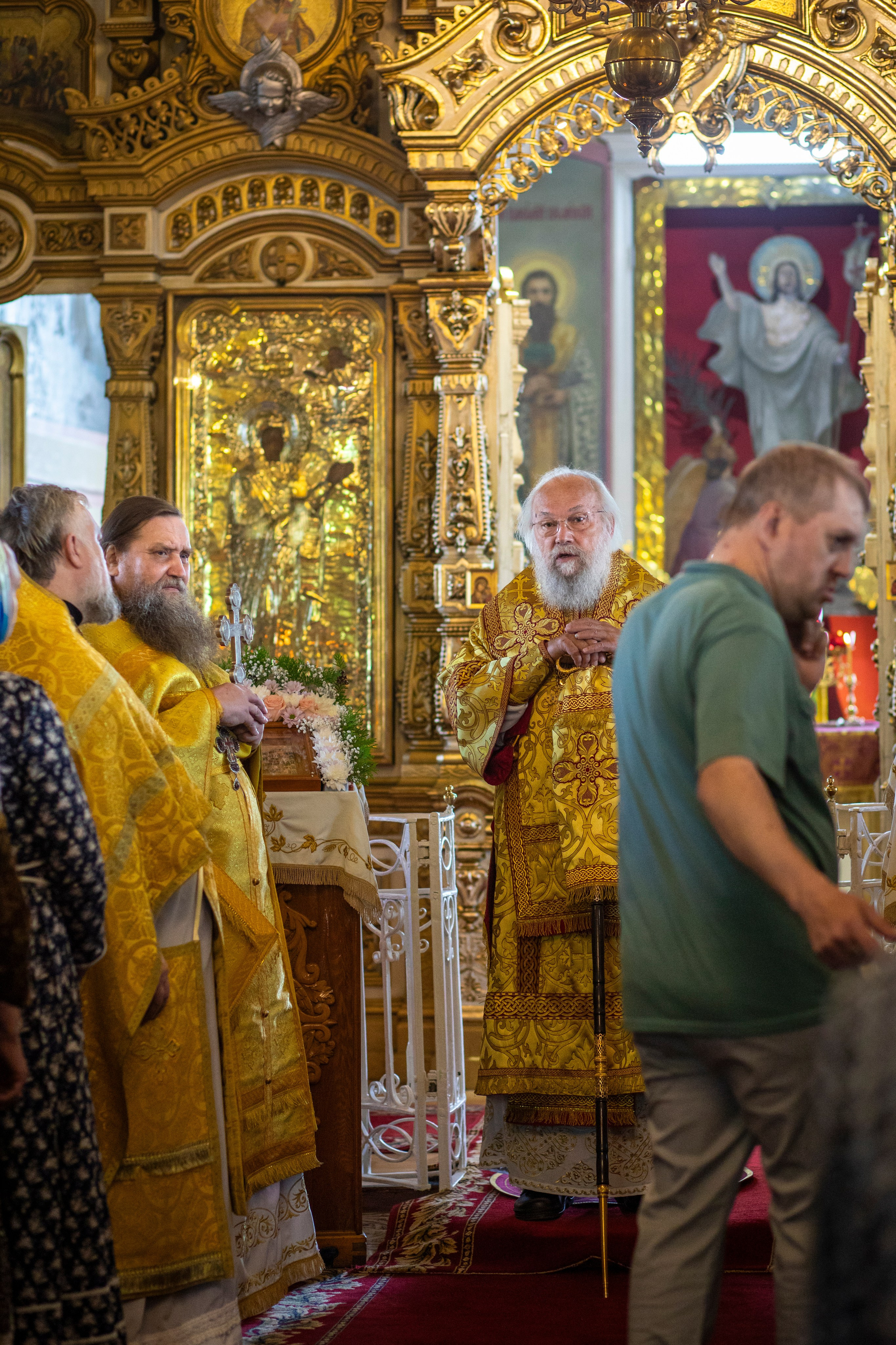 Служба епископа Александровского и Юрьев-Польского Иннокентия. Арт- фотограф Москва