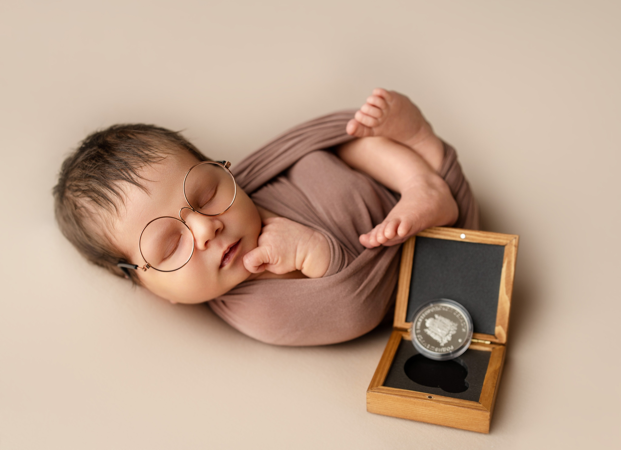 Фотограф новорожденных в Нижнем Новгороде - профессиональная фотосессия для новорожденных, уютные и милые снимки малышей, создание уникальных образов и воспоминаний для родителей. Специалист по детской фотографии предлагает услуги по съемке новорожденных в комфортной обстановке, обеспечивая безопасность и тепло для вашего малыша.