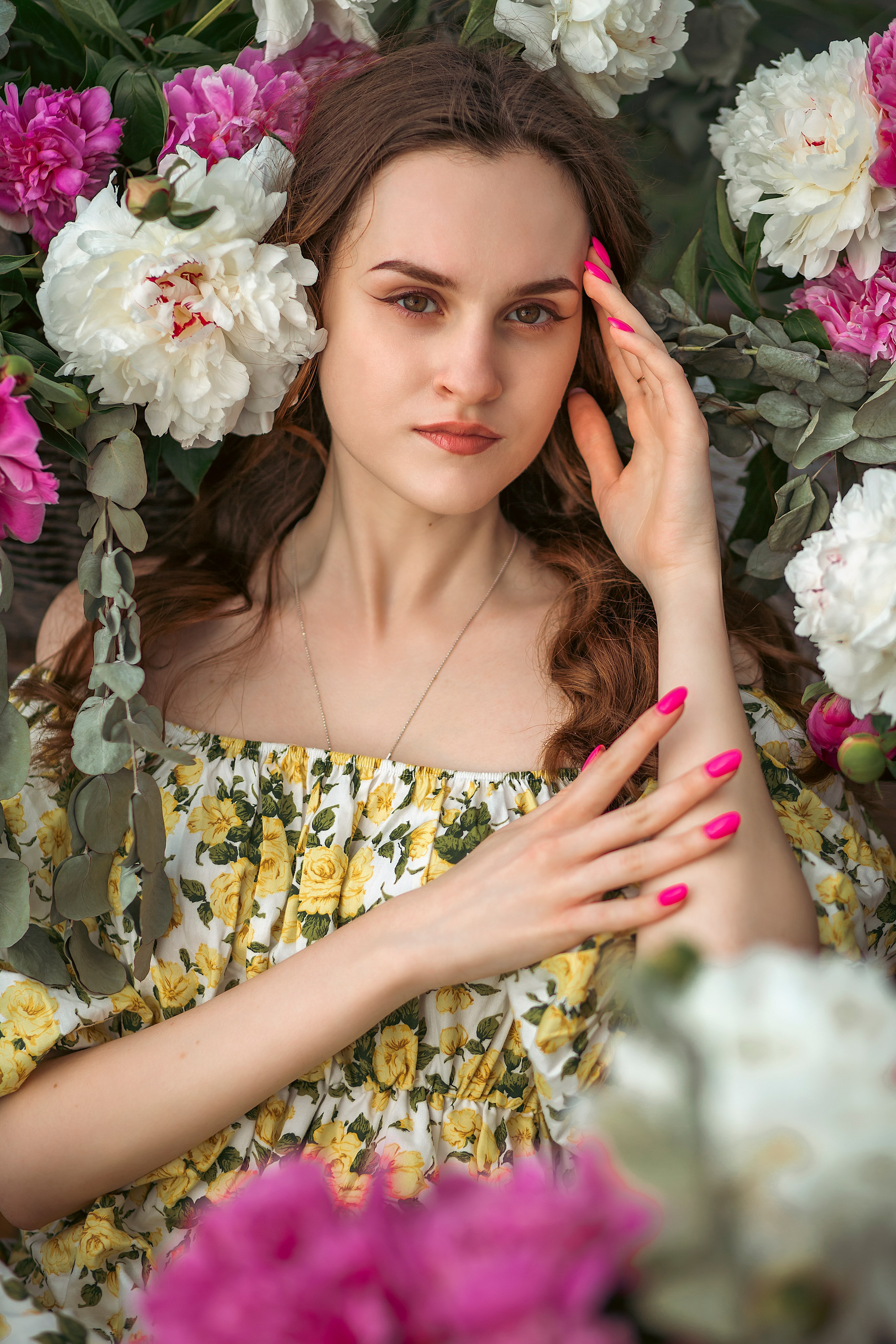 Лодка с пионами. Фотограф Ольга Бобб Нижний Новгород