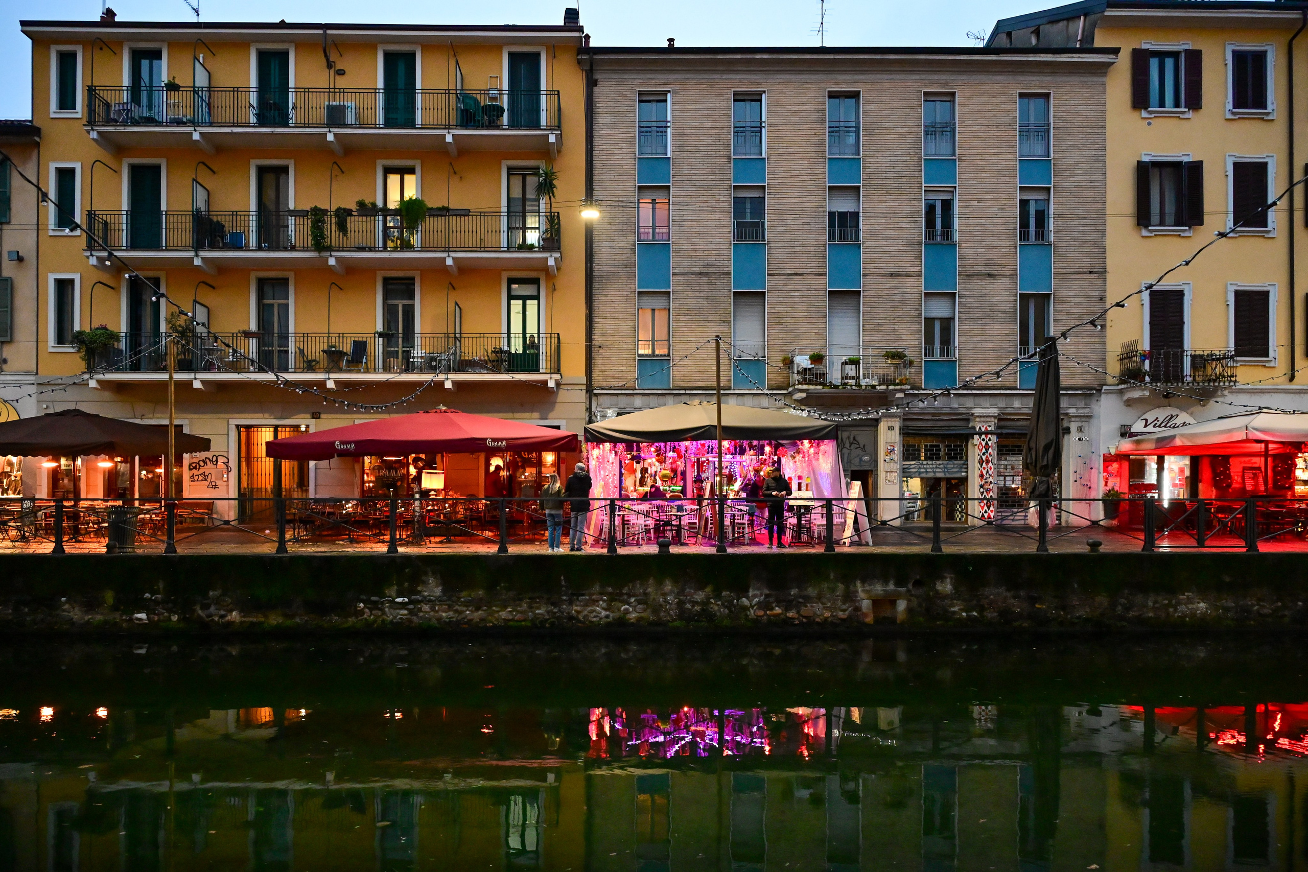 Milano: Navigli, City, Trams. Фотограф Минск