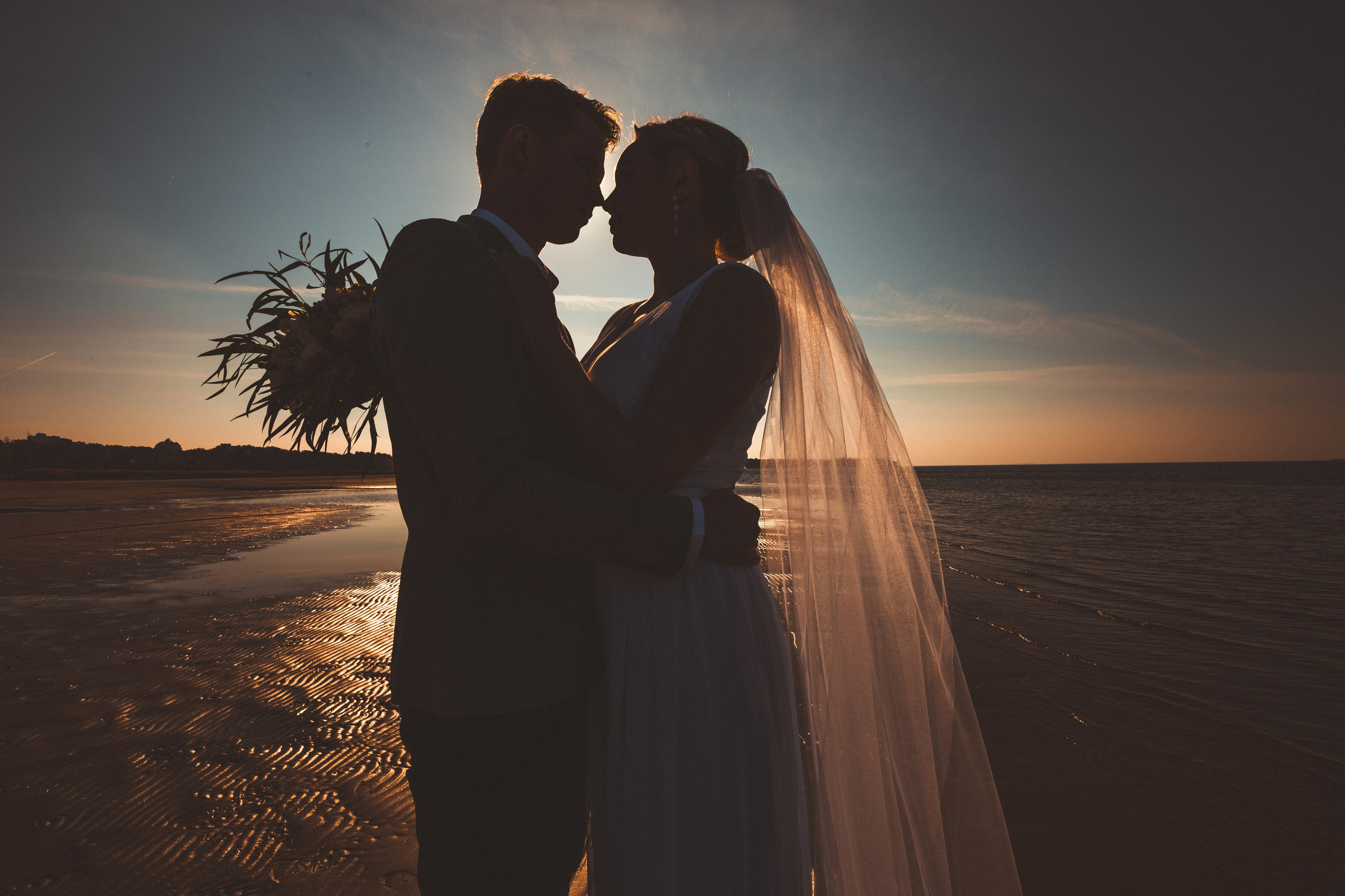 Соня и Влад. Свадьба в Сестрорецке, прогулка по Финскому заливу. Свадебный и семейный фотограф в Санкт-Петербурге и Сестрорецке