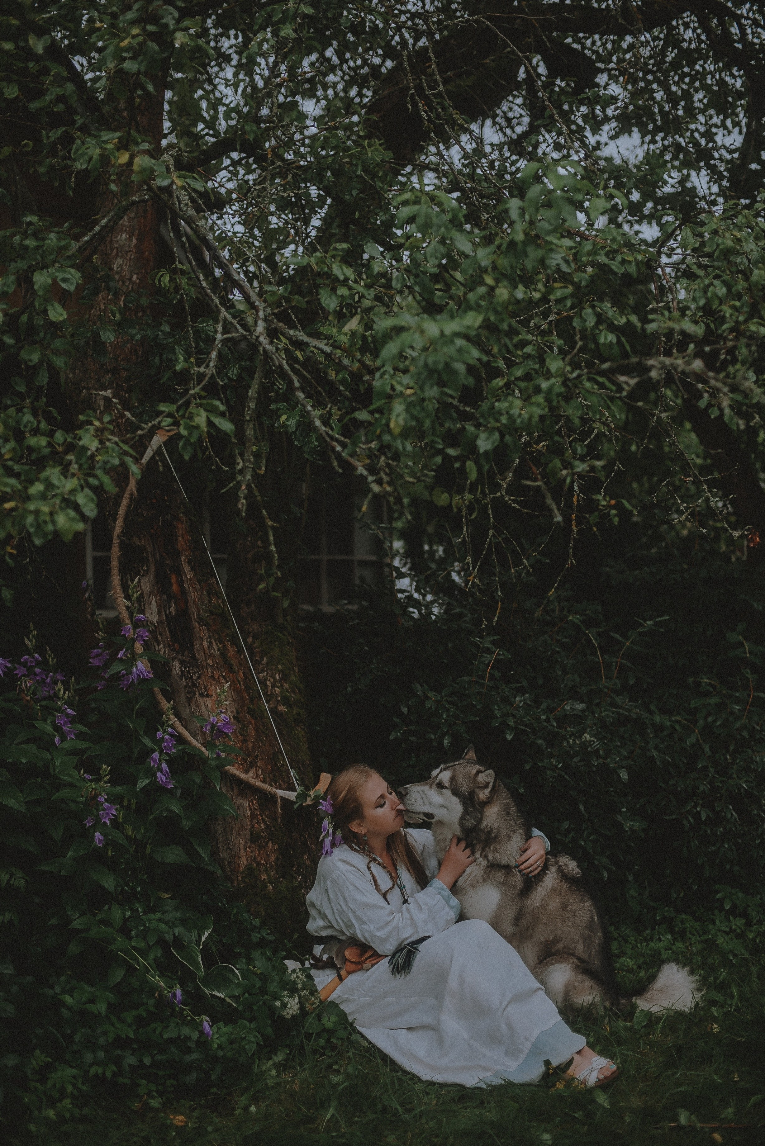 Славянская мифология. Богиня Девана, бог Сварог и волк Ратибор. Свадебный и семейный фотограф в Москве Сажина Кристина КиМ. Свадебный оператор в Москве Сажин Максим