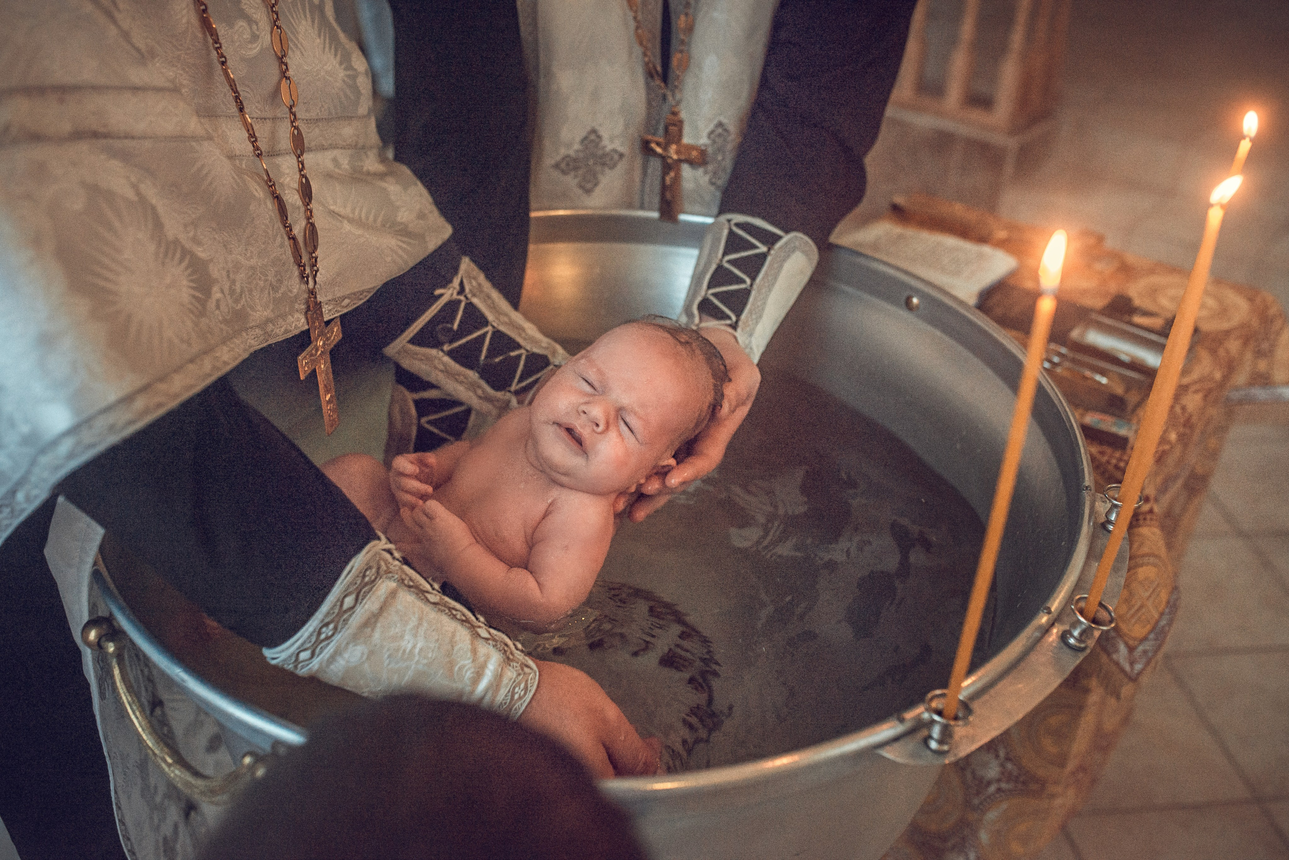 Таинство крещения Тихона. Фотограф на крещение в Саратове Марина Грушина