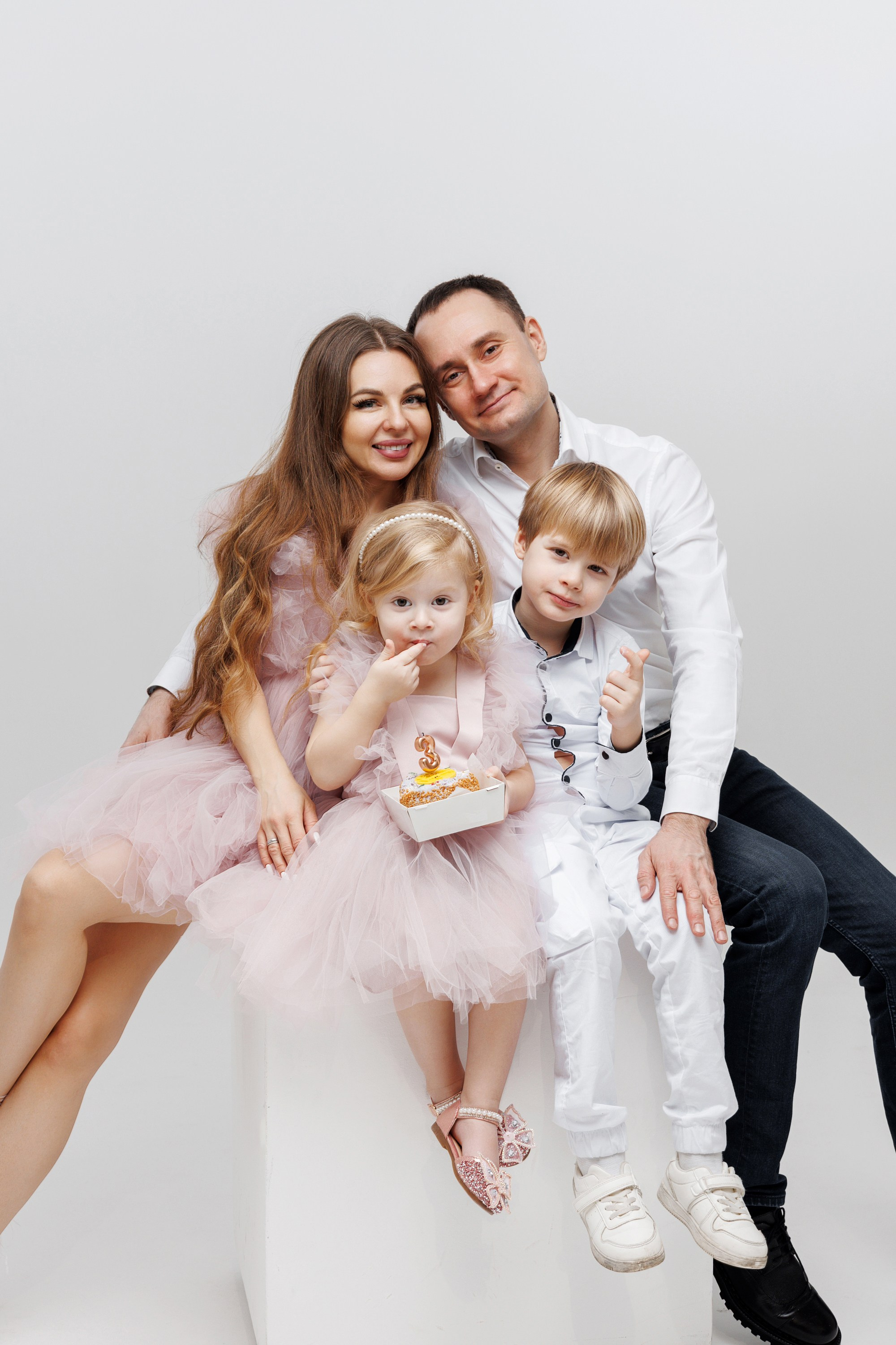 Съемка Дня Рождения Алисы в фотостудии CROSS-STUDIO зал IDEAL. Свадебный и семейный фотограф в Москве и МО Елена Агапова