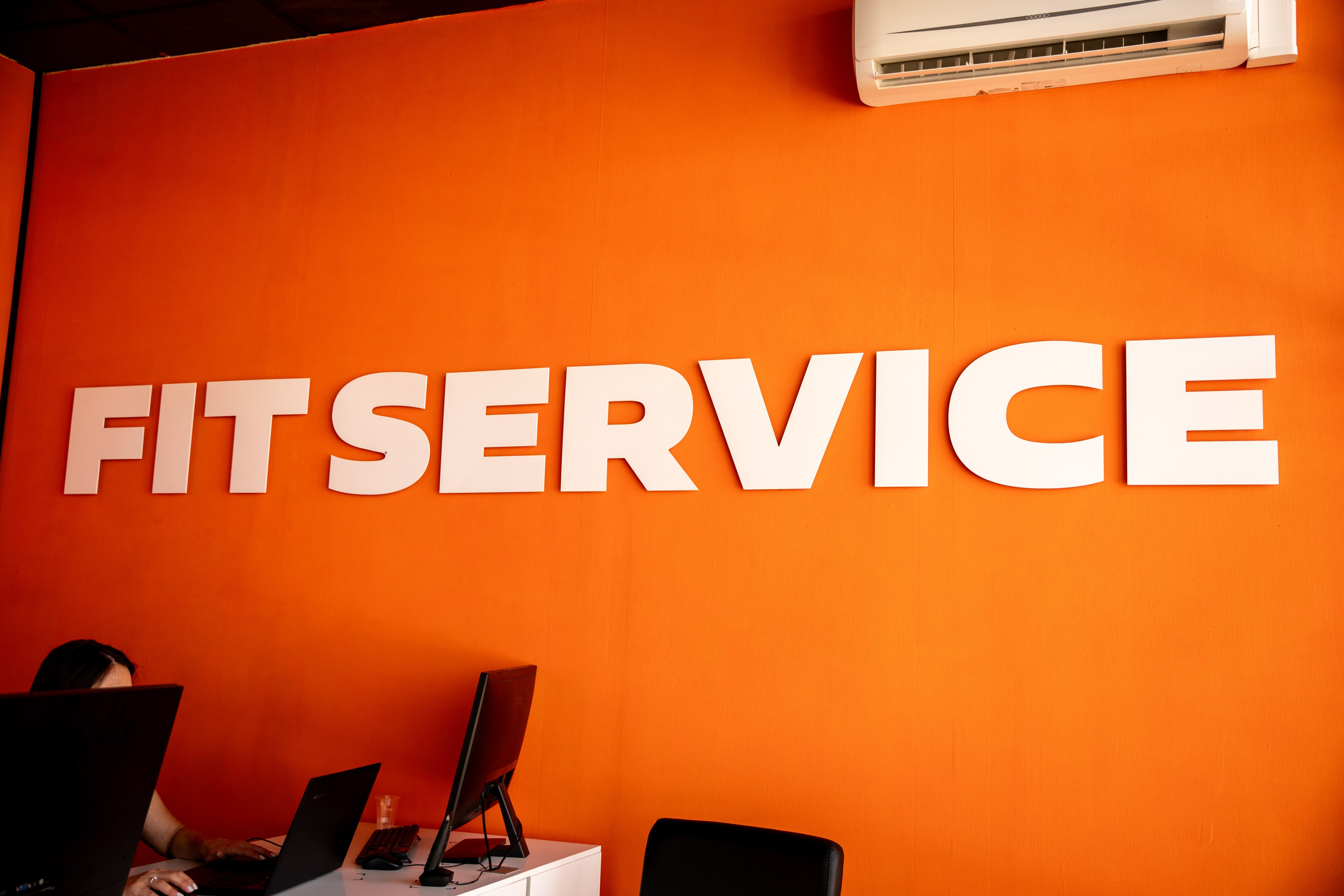 Интерьерная фотосъемка автосервиса Fit Service в Краснодаре — сеть СТО Профессиональная фотосъемка интерьера техцентра в Краснодаре. Шедевры для Вас! Фотограф и Видеограф в Краснодаре Пахиев Руслан