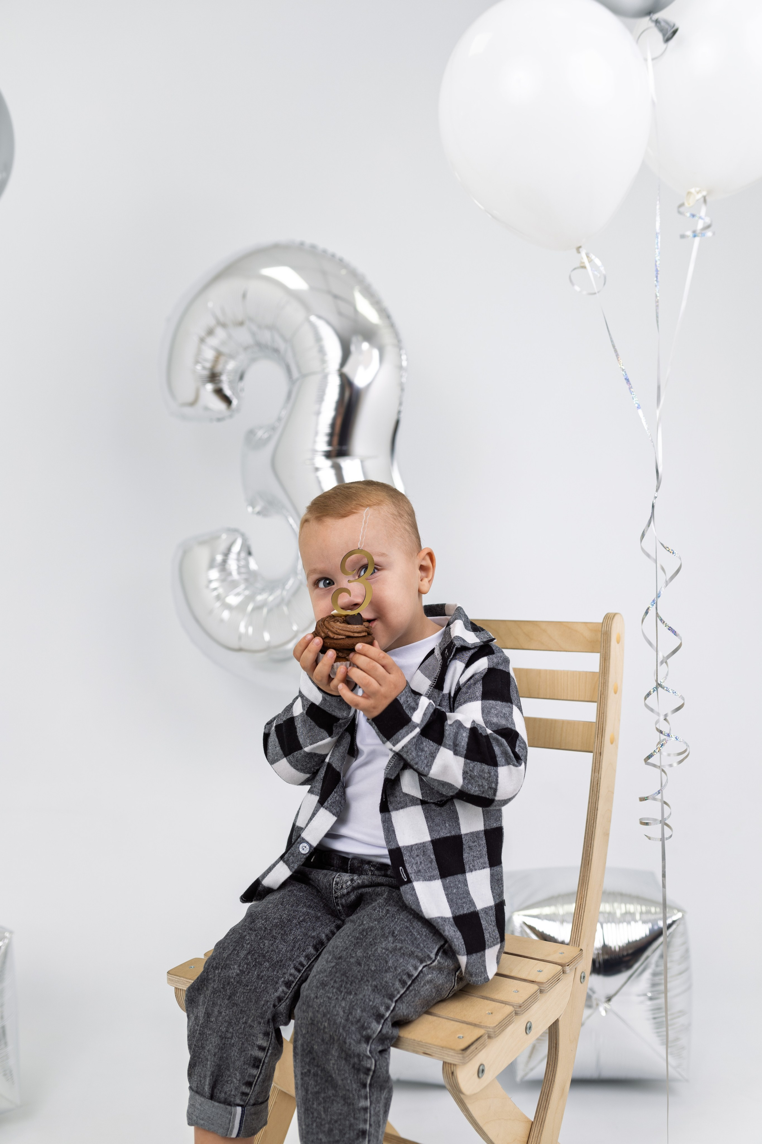 Семейная фотосессия в студии Гуково Ростовская область фотограф Григорий Новиков фотовидео съёмка novikov.foto. Фотограф Гуково Григорий Новиков novikov.foto