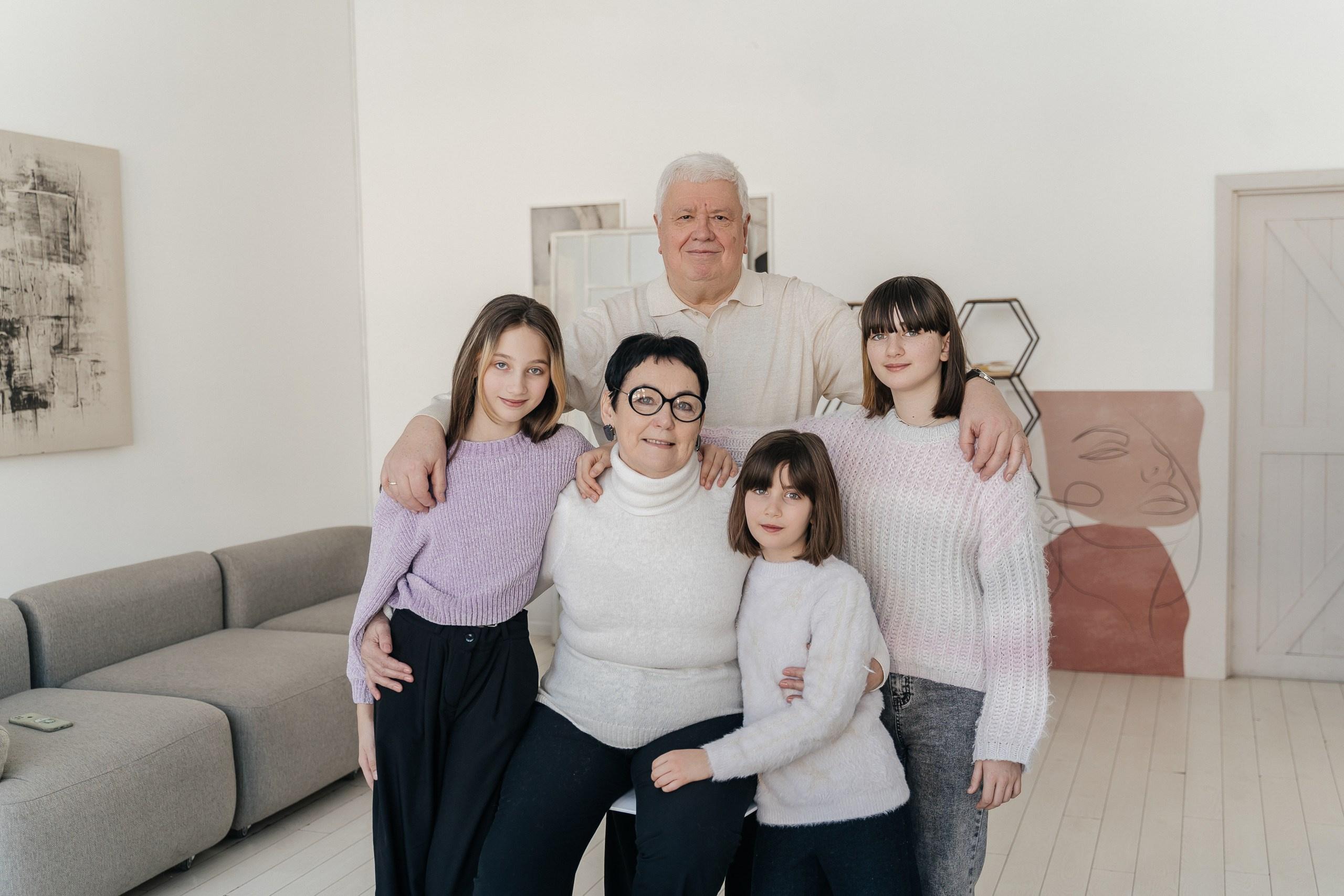 Фотосессия большой семьи в фотостудии. Свадебный фотограф в Дмитрове