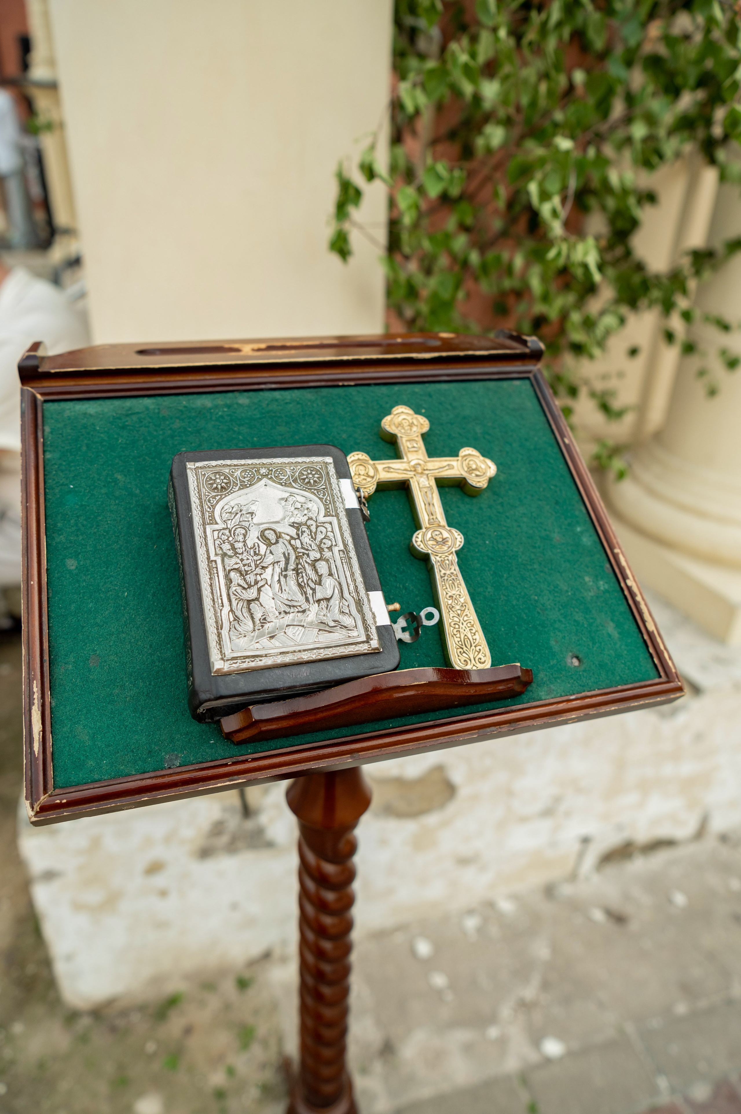 Храм Живоначальной Троицы Патриаршее Подворье. Крещение Льва. Детский и семейный фотограф г. Москва Оксана Катаджи