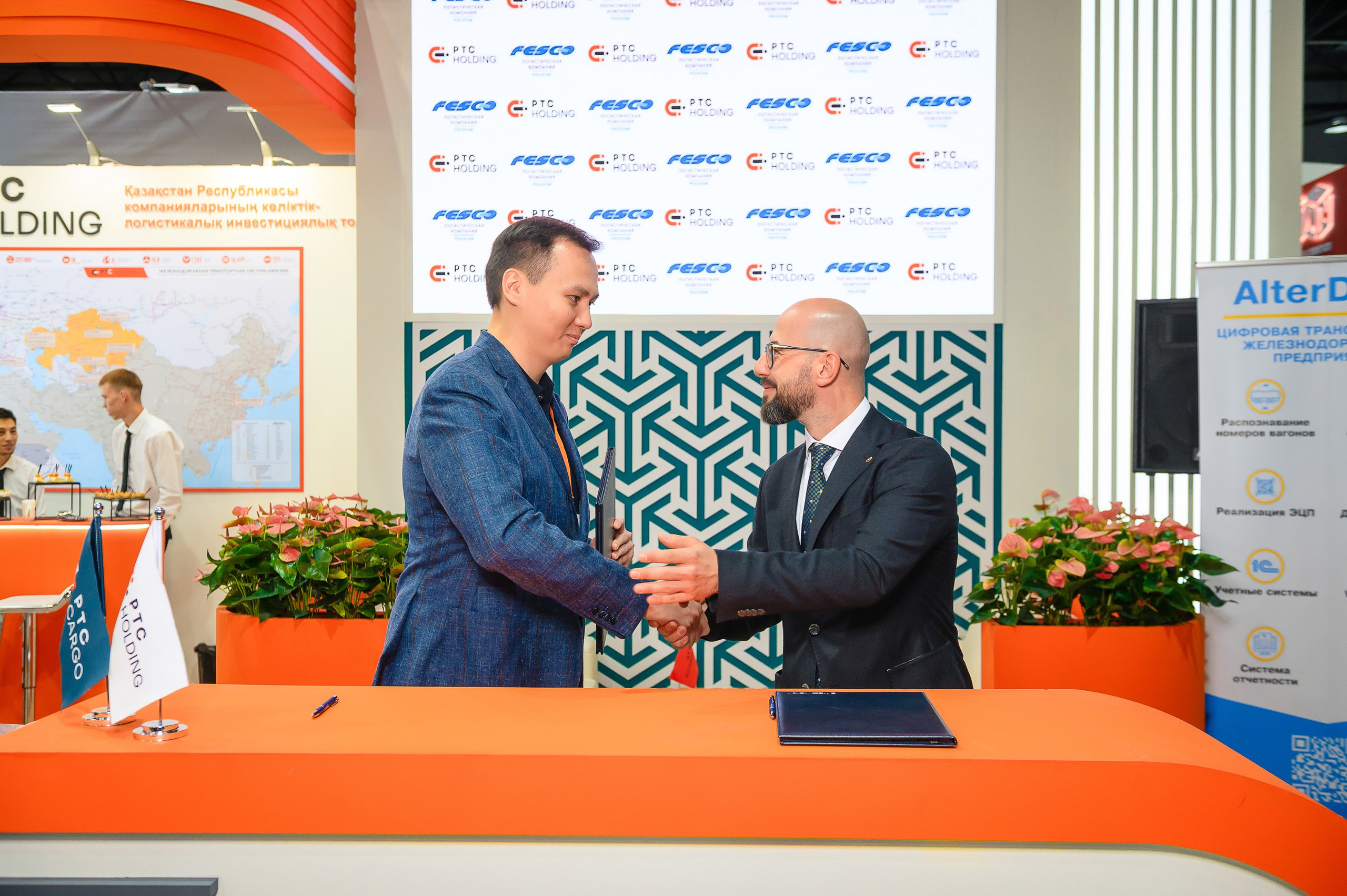 Компания Fesco на выставке TransLogistica Kazakhstan 2025. Интерьерный и репортажный фотограф в Алматы