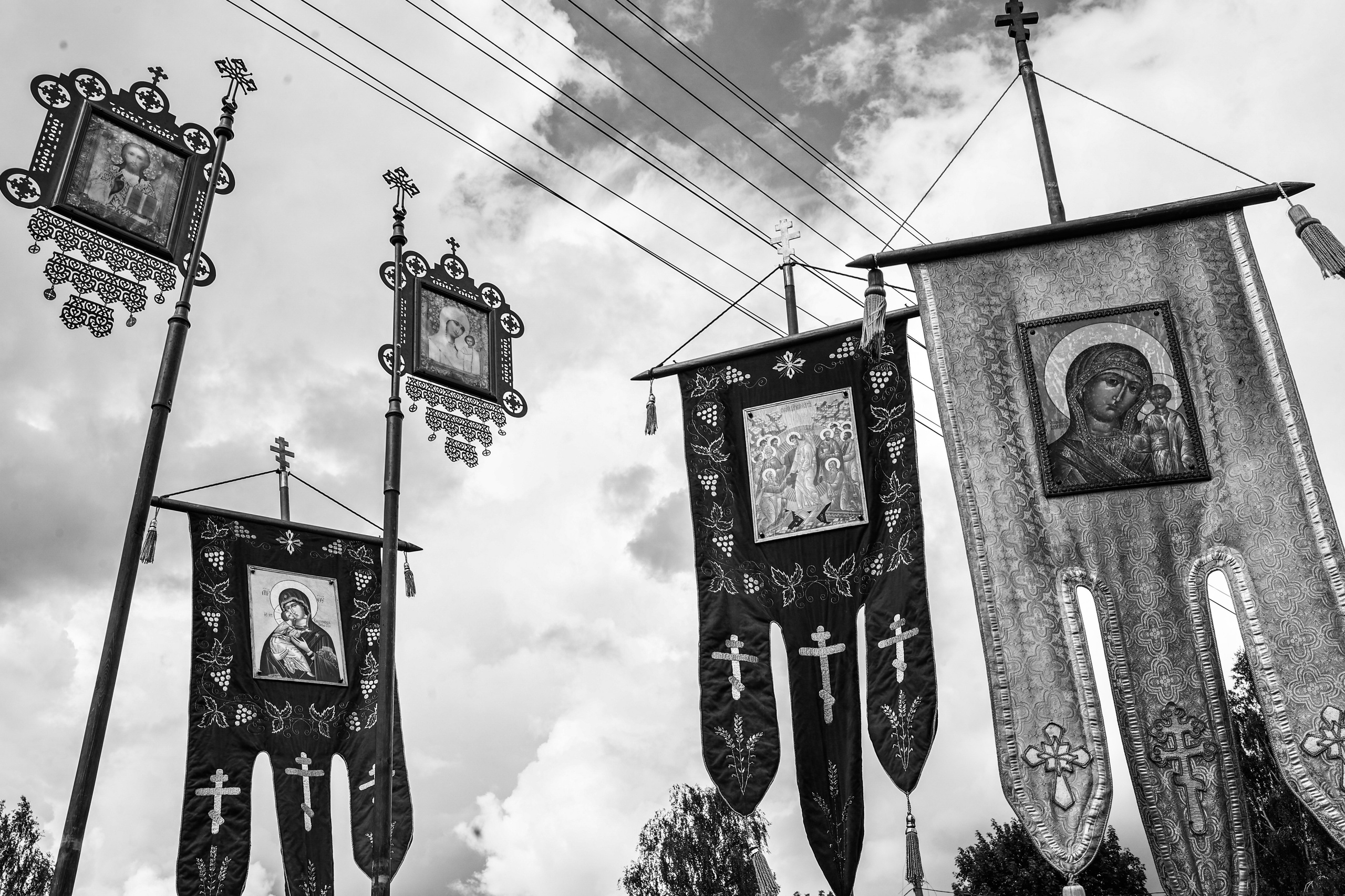 ПОД ПОКРОВОМ. ИСТОРИИ