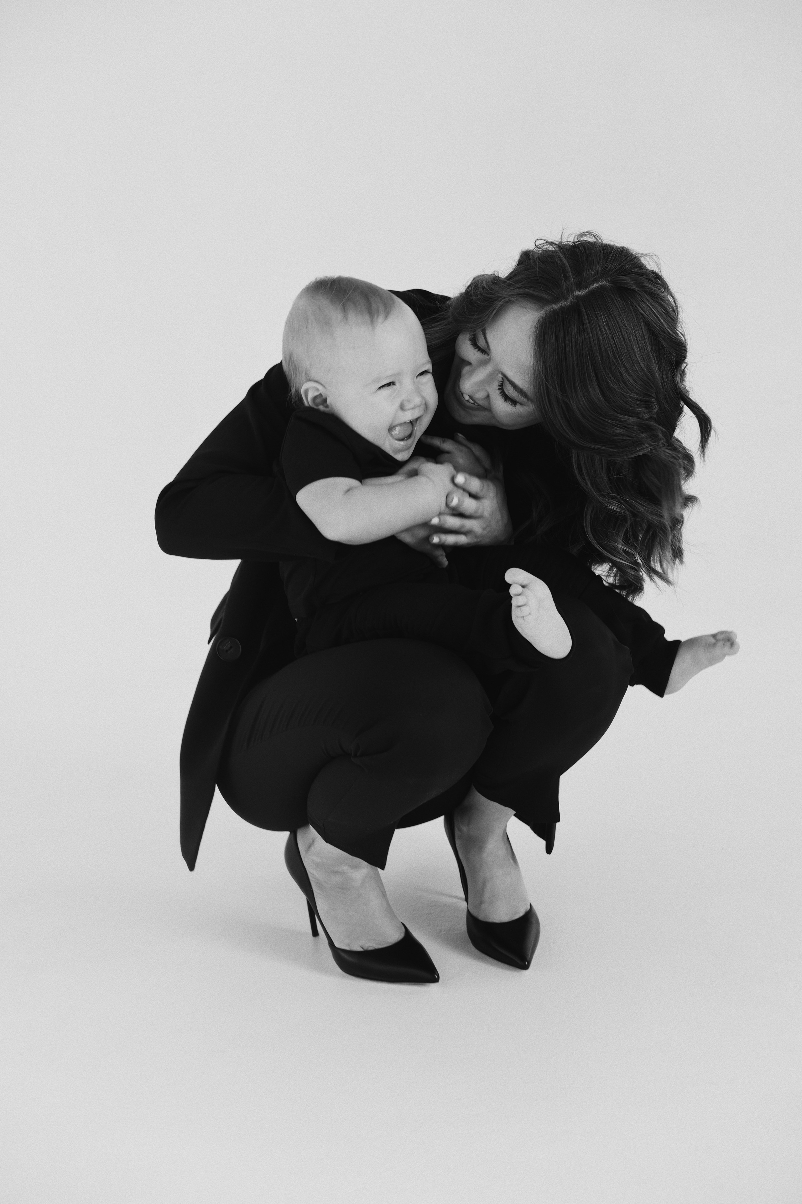 В ЧЕРНОМ. КРИСТИНА ГУСЬКОВА