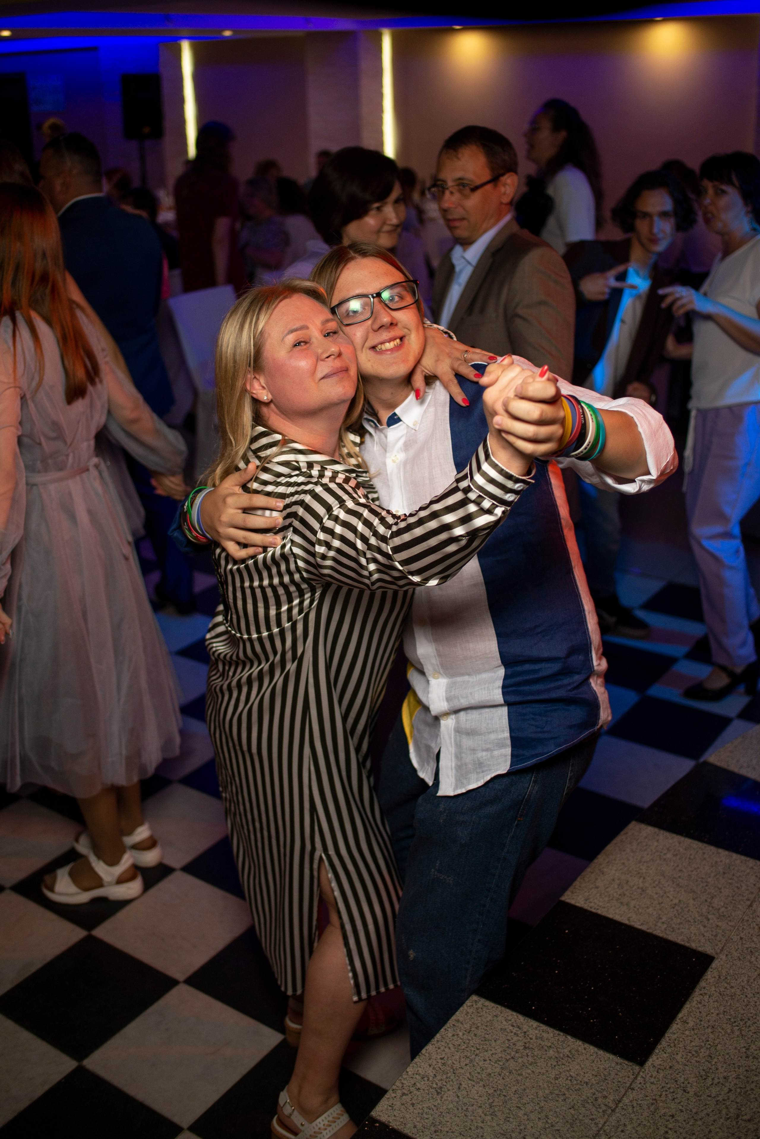 Репортажная фотосъемка выпускного дня. Выпускные альбомы Екатеринбург