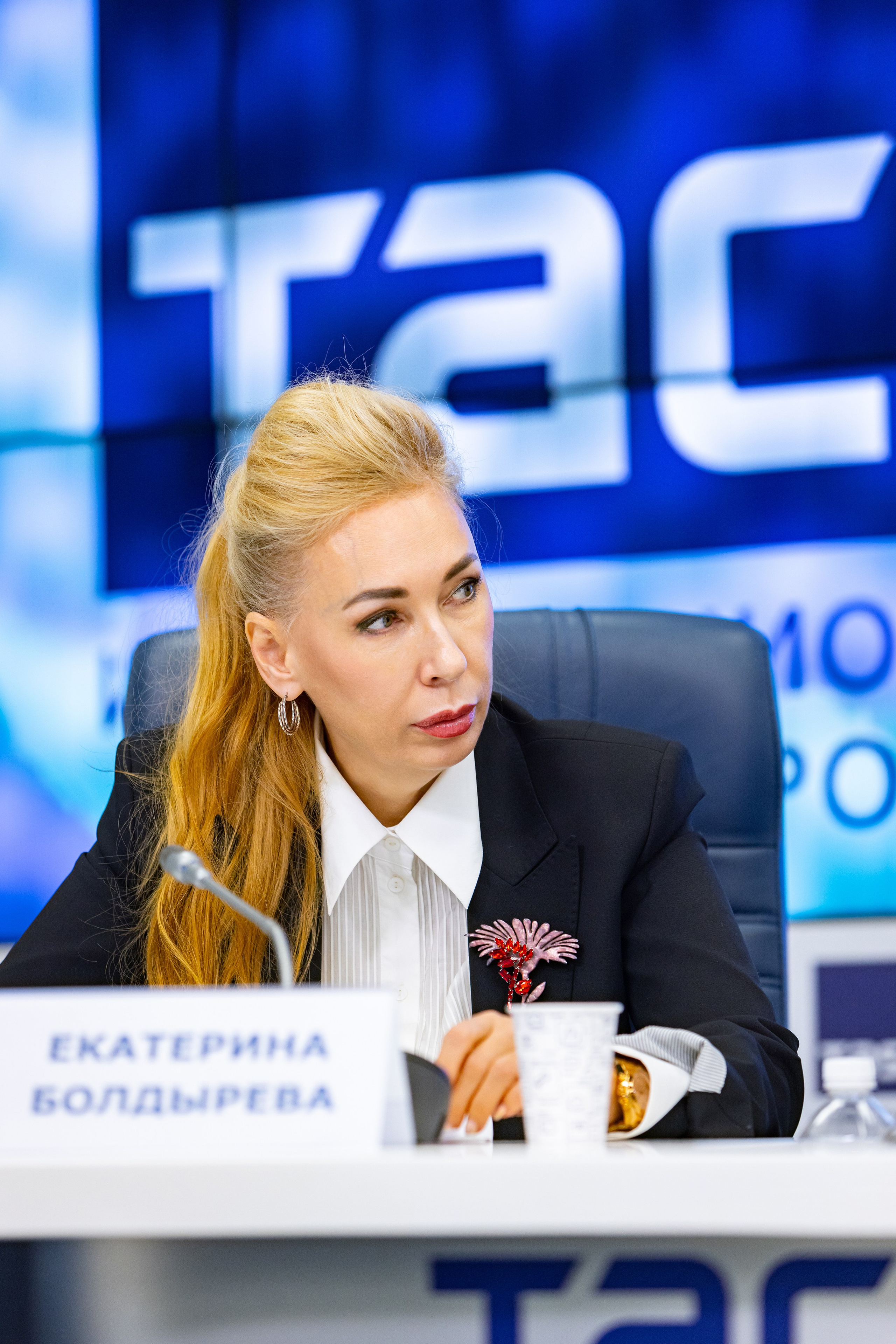 ГРУППА «АЛЬФА». ПЕРВЫЕ ПОЛВЕКА. Пресс-конференция в стенах ТАСС. Фотостудия в Москве LUXARTPHOTO