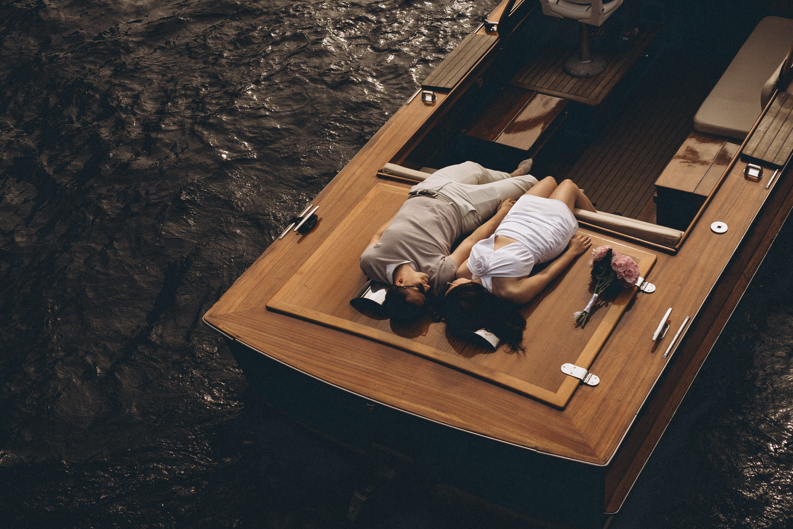 СВАДЕНБНАЯ СЬЕМКА НА КАТЕРЕ ПО КАНАЛАМ САНКТ-ПЕТЕРБУРГА И В АКВАТОРИИ НЕВЫ. Профессиональный фотограф, Санкт-Петербург — Виктория Богомолова