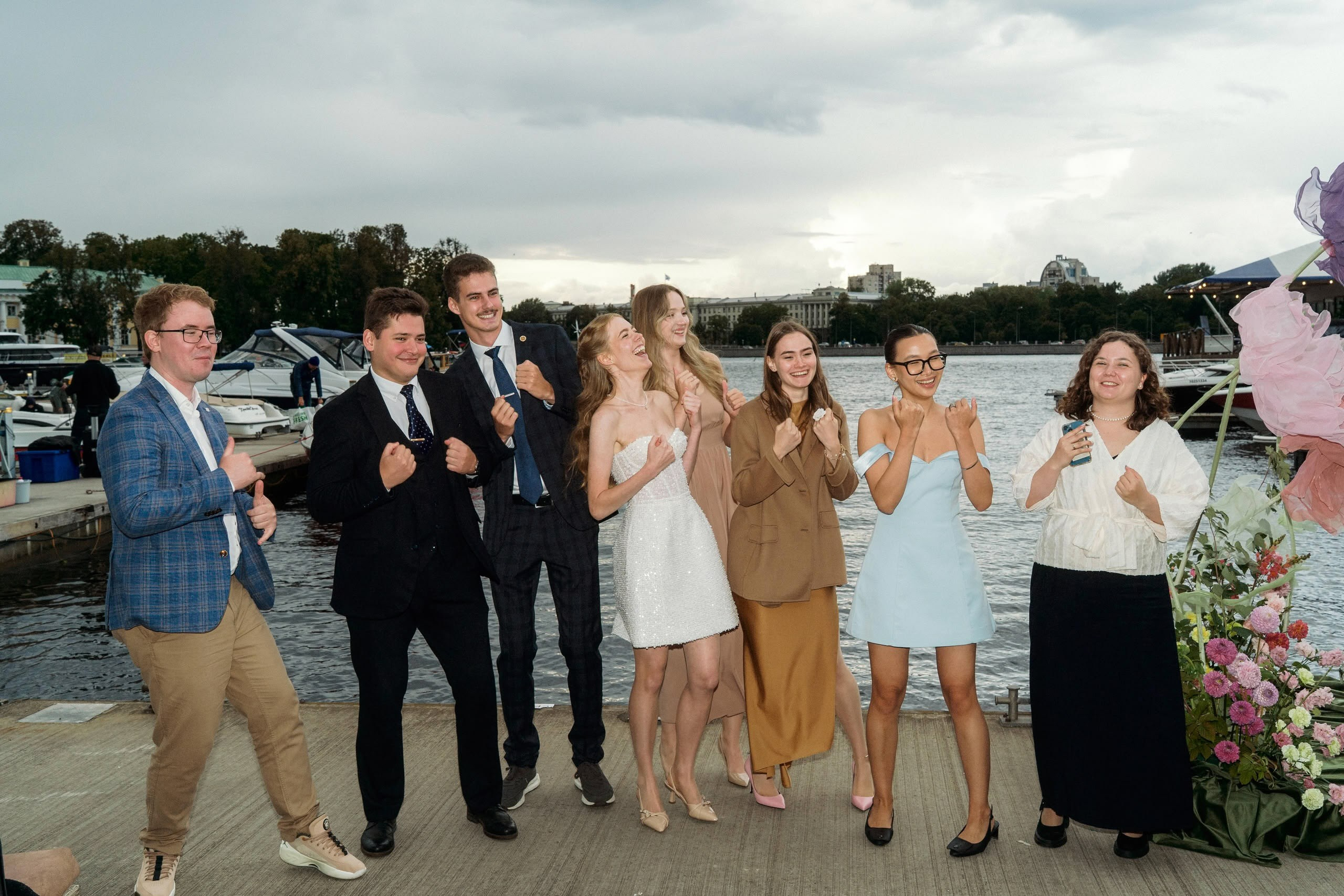 Арина и Илья — свадьба в Петербурге, цифра и плёнка. Свадебный фотограф Дмитрий Родионов — Санкт-Петербург