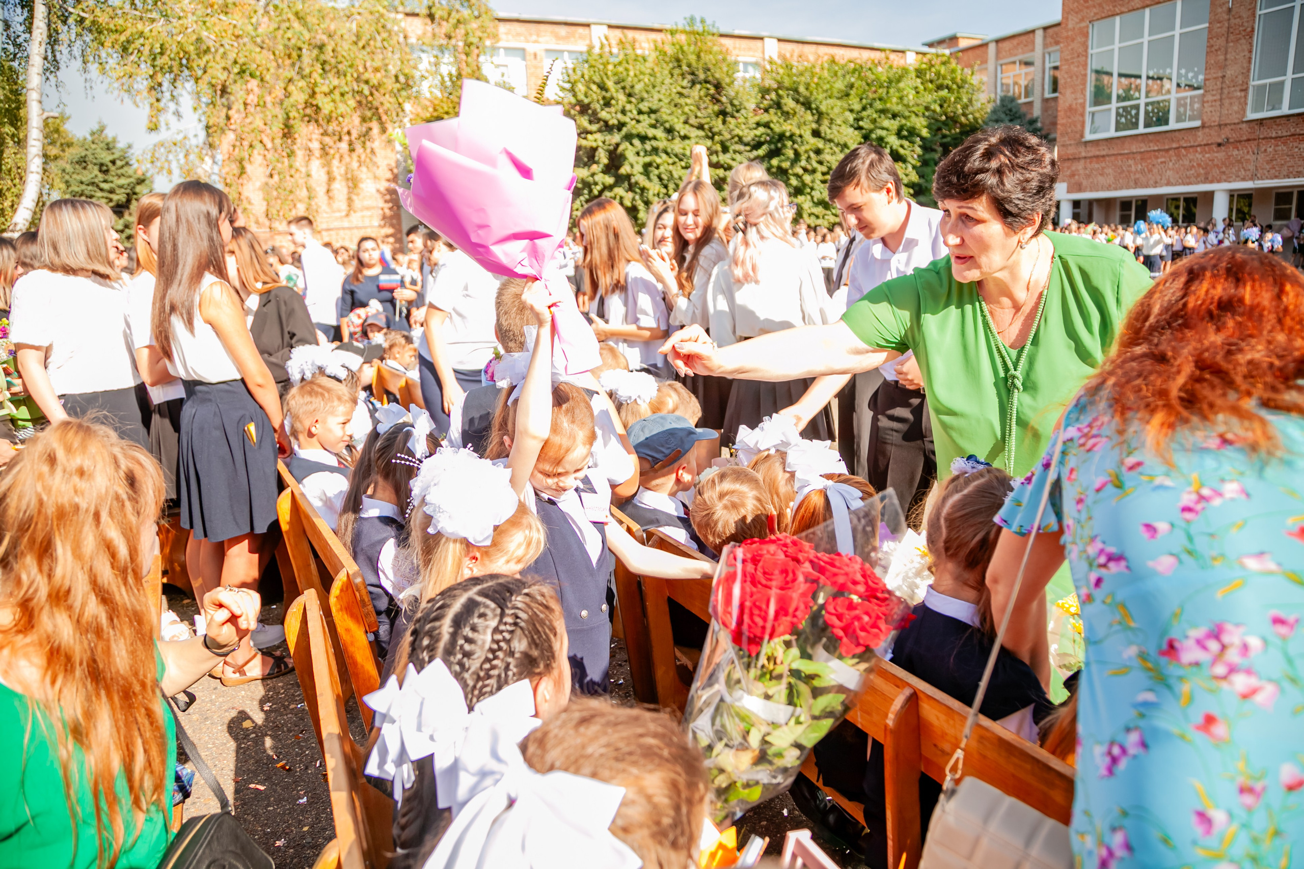 1 сентября линейка. Свадебный и семейный фотограф в Армавире