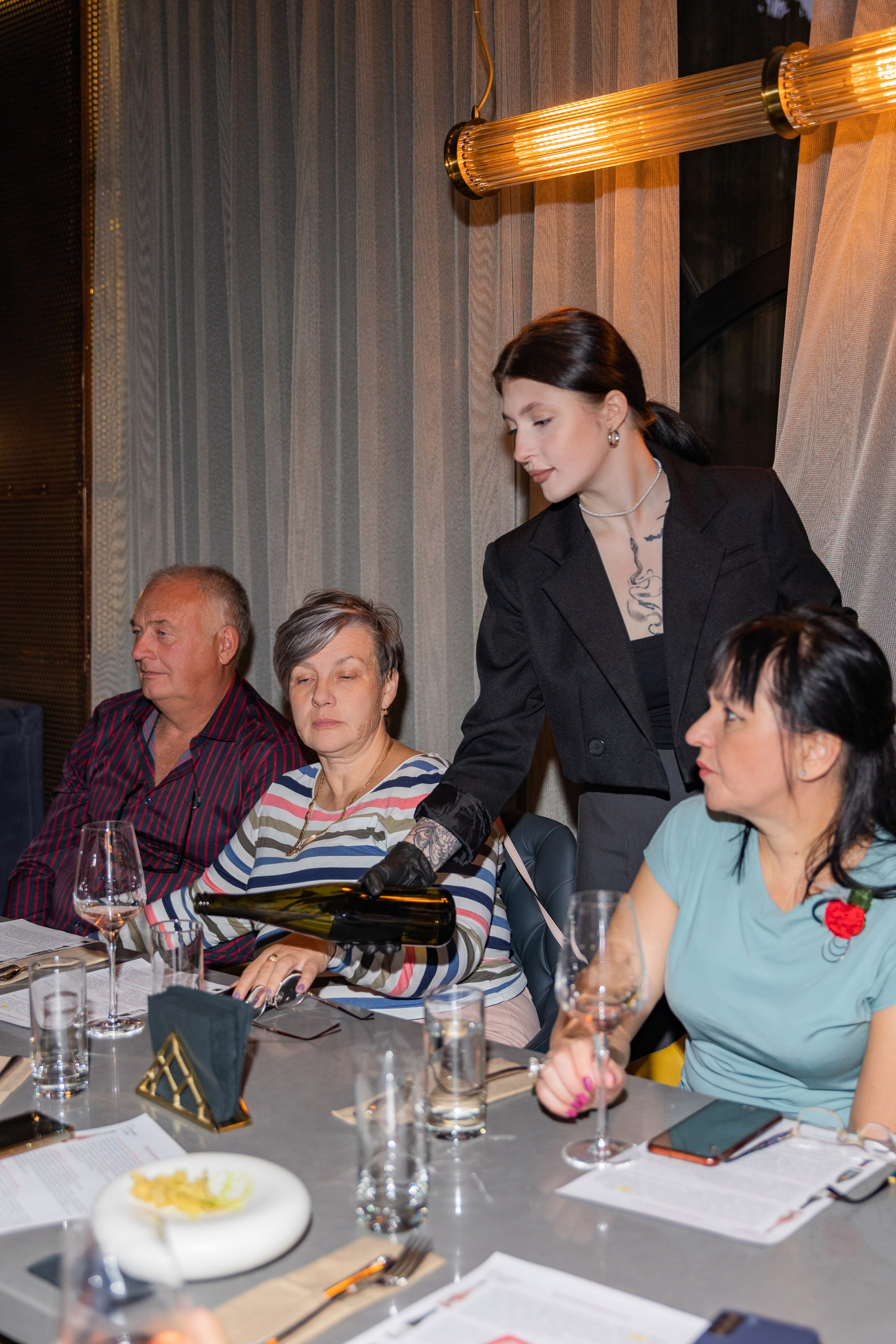 Дигустация вина от магазина Дилан в ресторане Кантина. Выпускные альбомы во Владивостоке