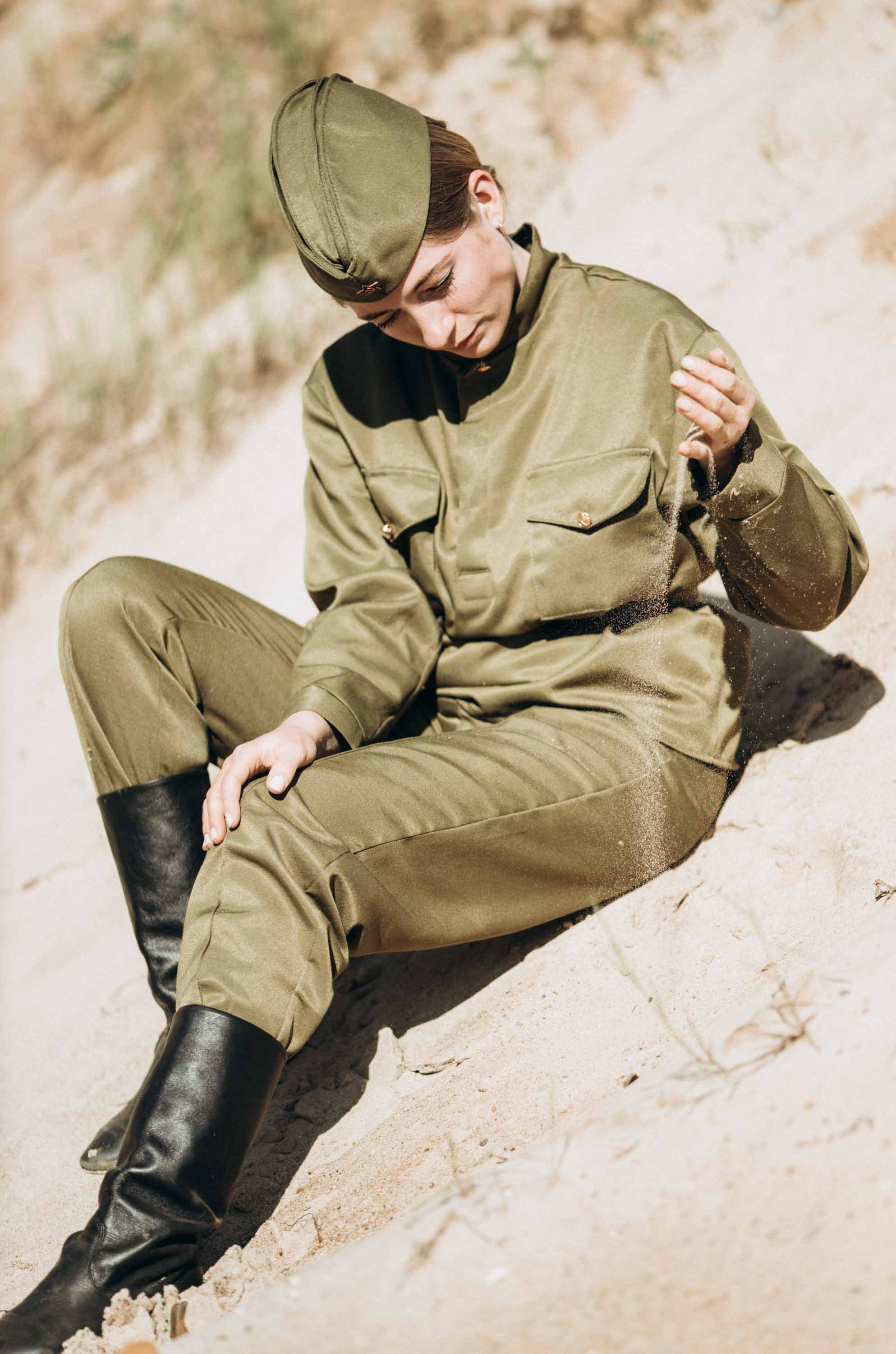 Девушка в форме. Наталия Клевинскас портретный фотограф в Костроме