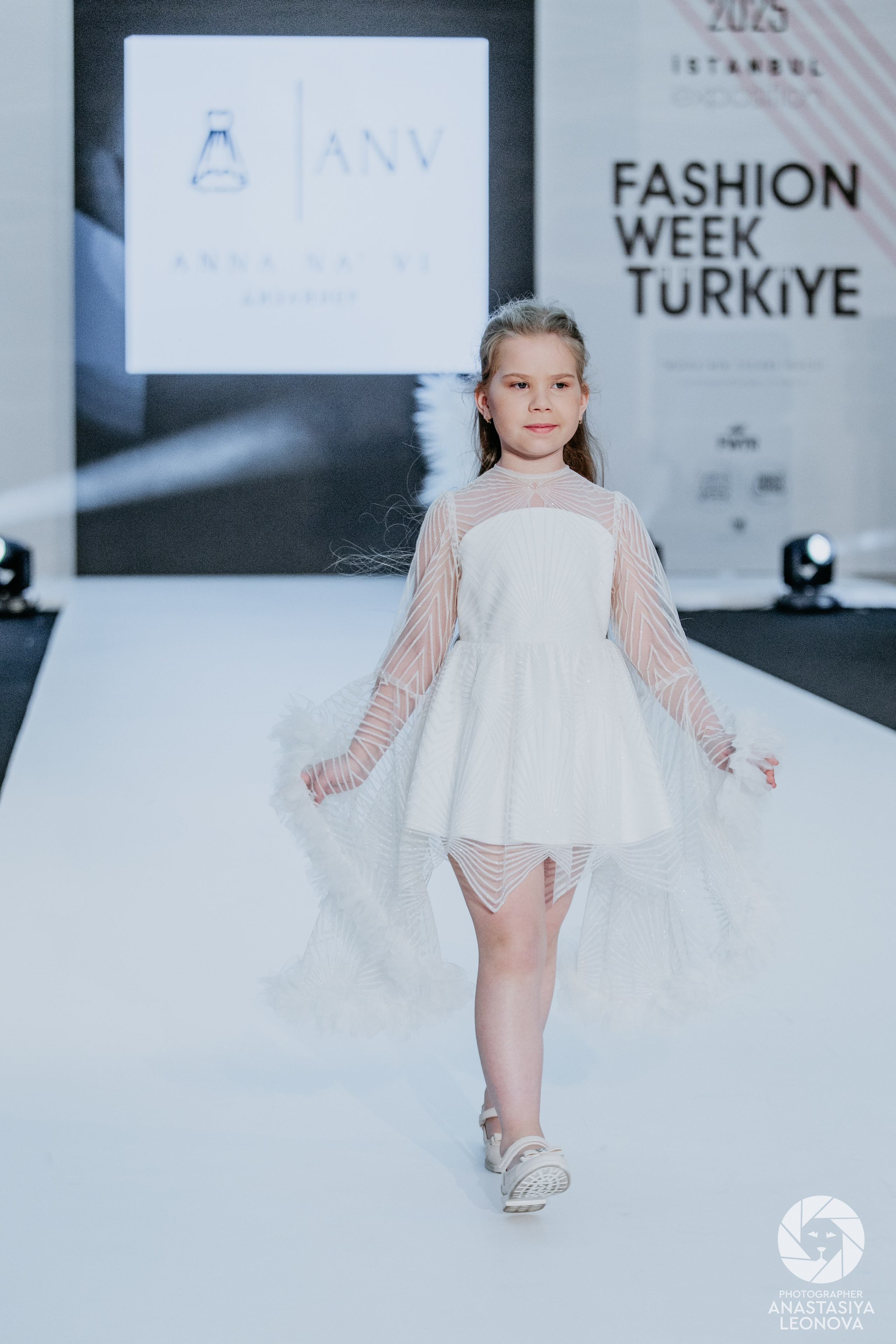 Fashion Week Türkiye [spring, 2025]. Anastasia Leonowa